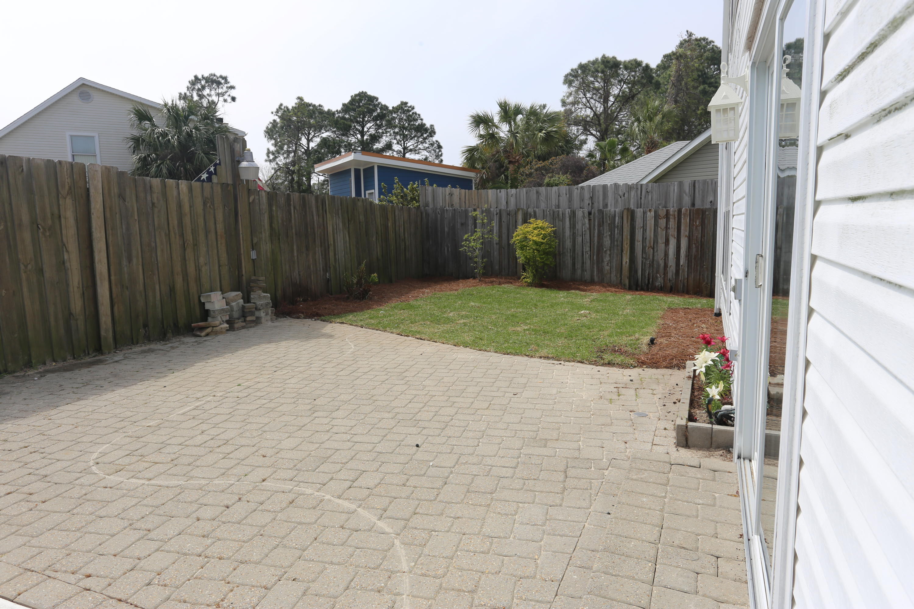 HARBOR BREEZE - Residential Lease