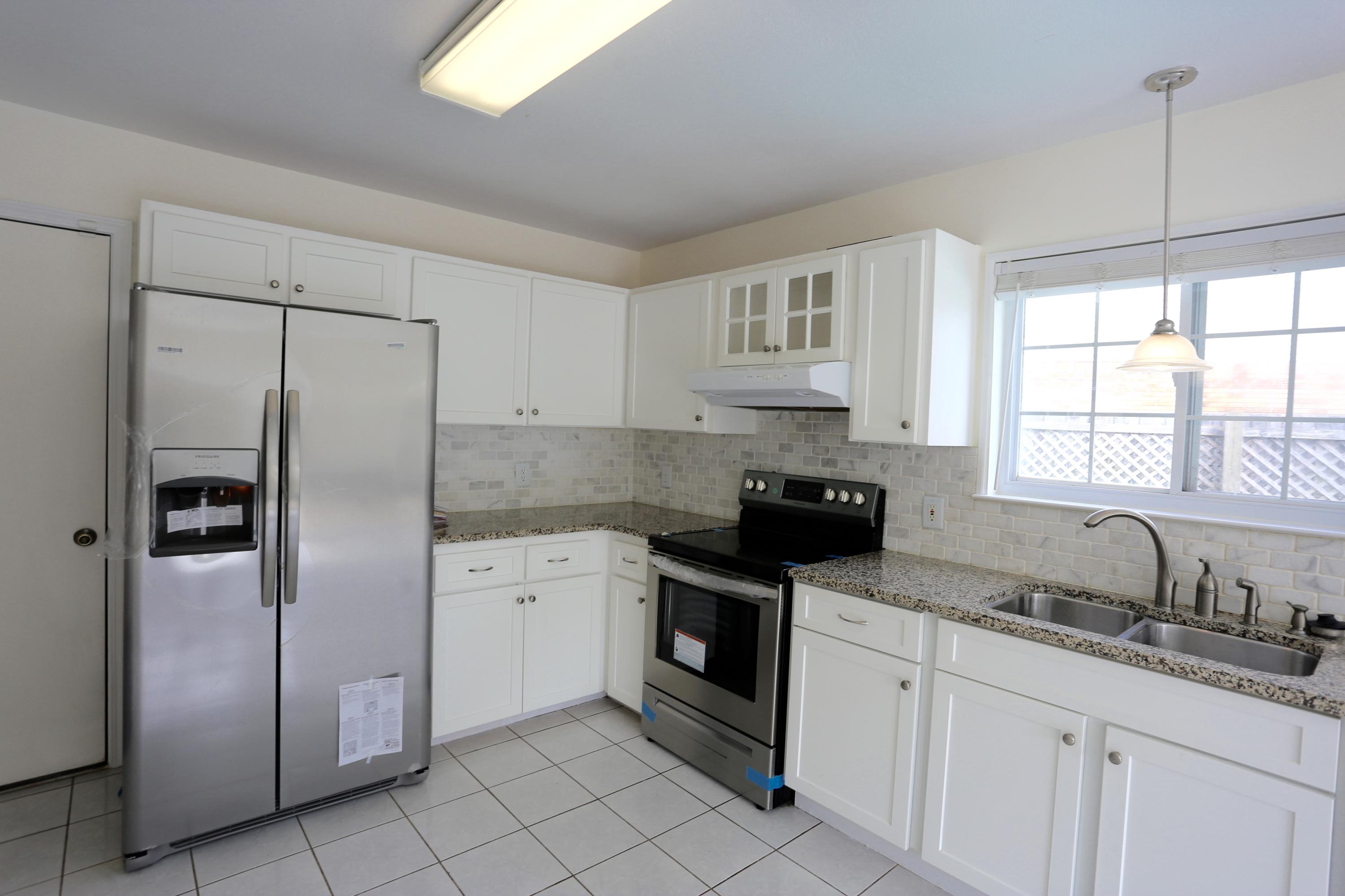 HARBOR BREEZE - Residential Lease