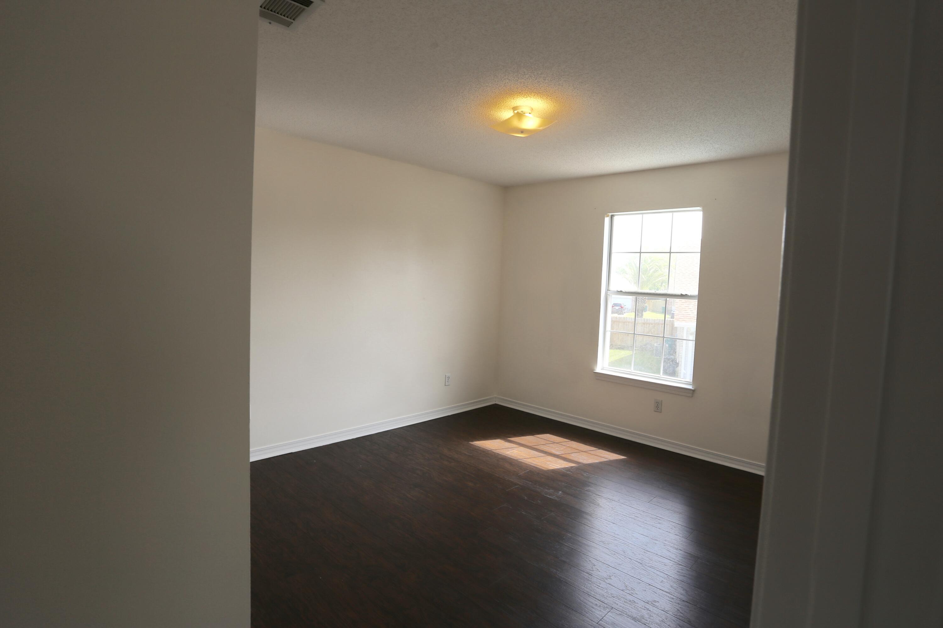 HARBOR BREEZE - Residential Lease