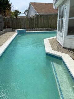 HARBOR BREEZE - Residential Lease