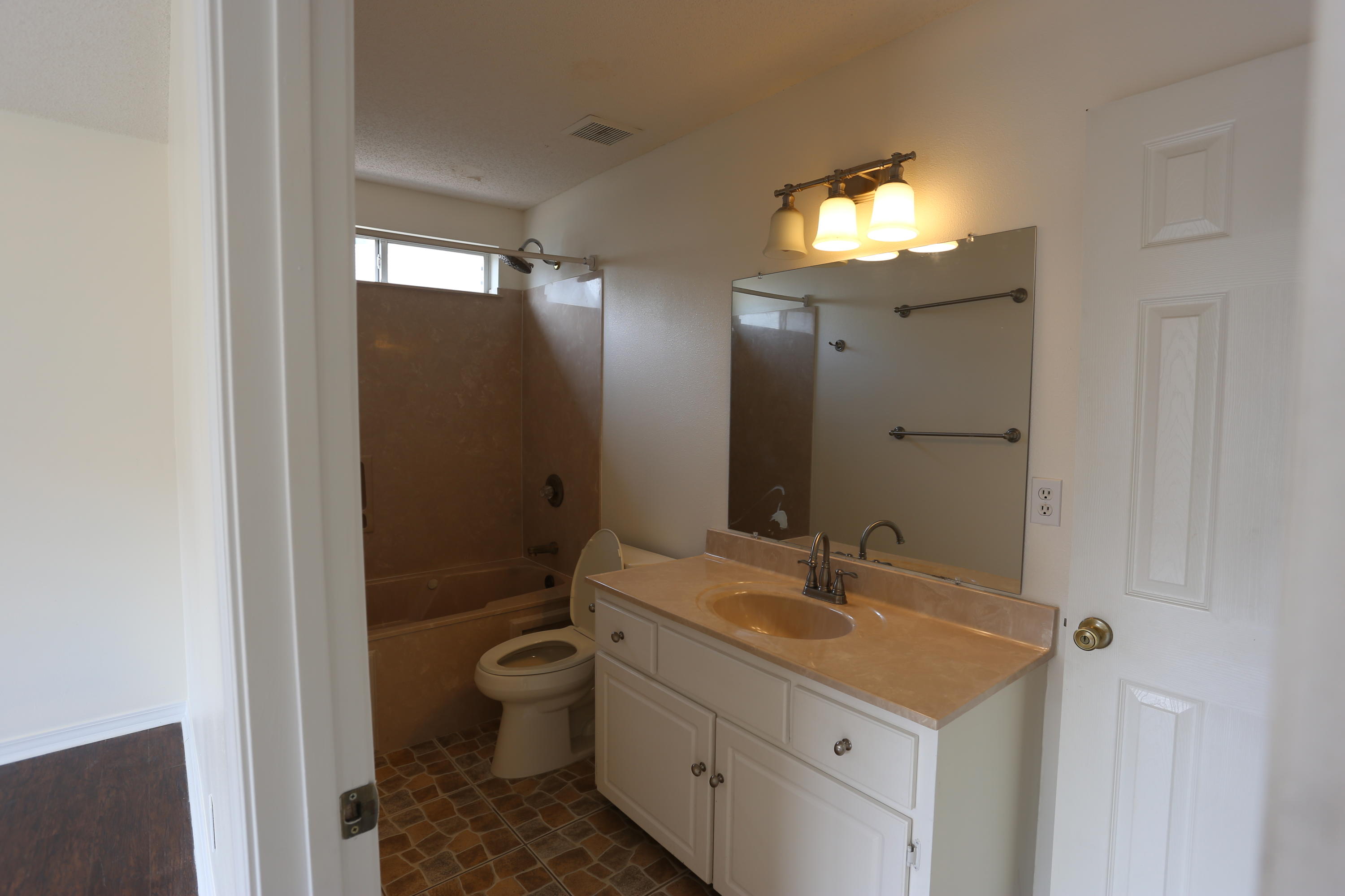 HARBOR BREEZE - Residential Lease