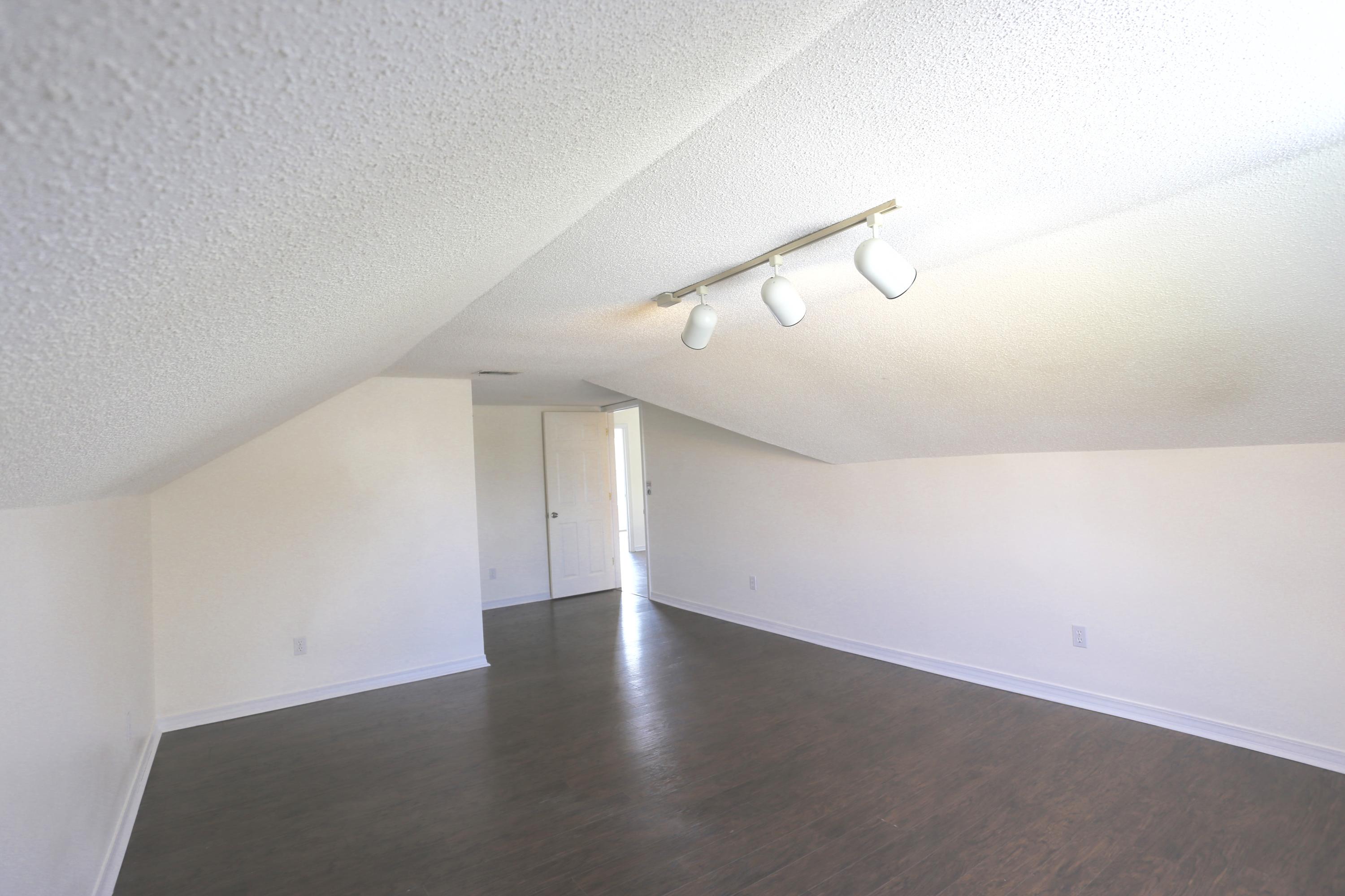 HARBOR BREEZE - Residential Lease