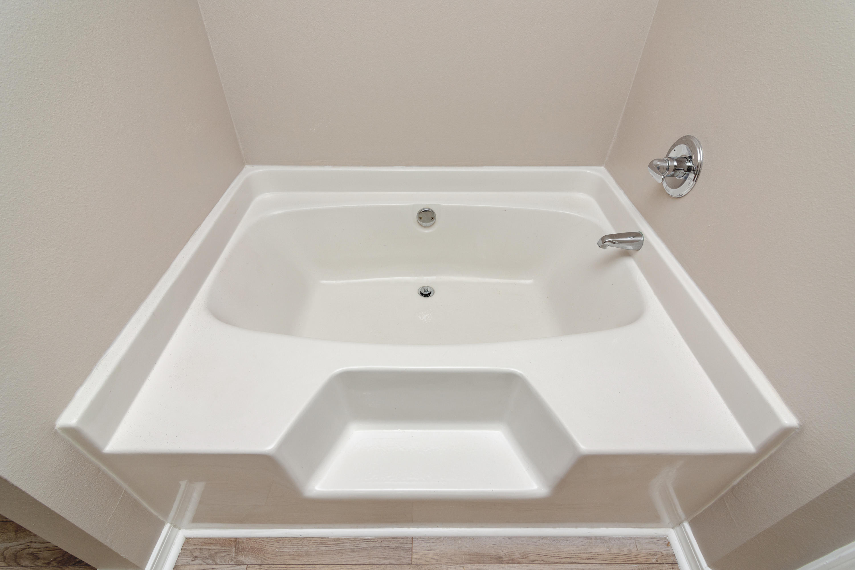 ALICIA PLACE - Residential