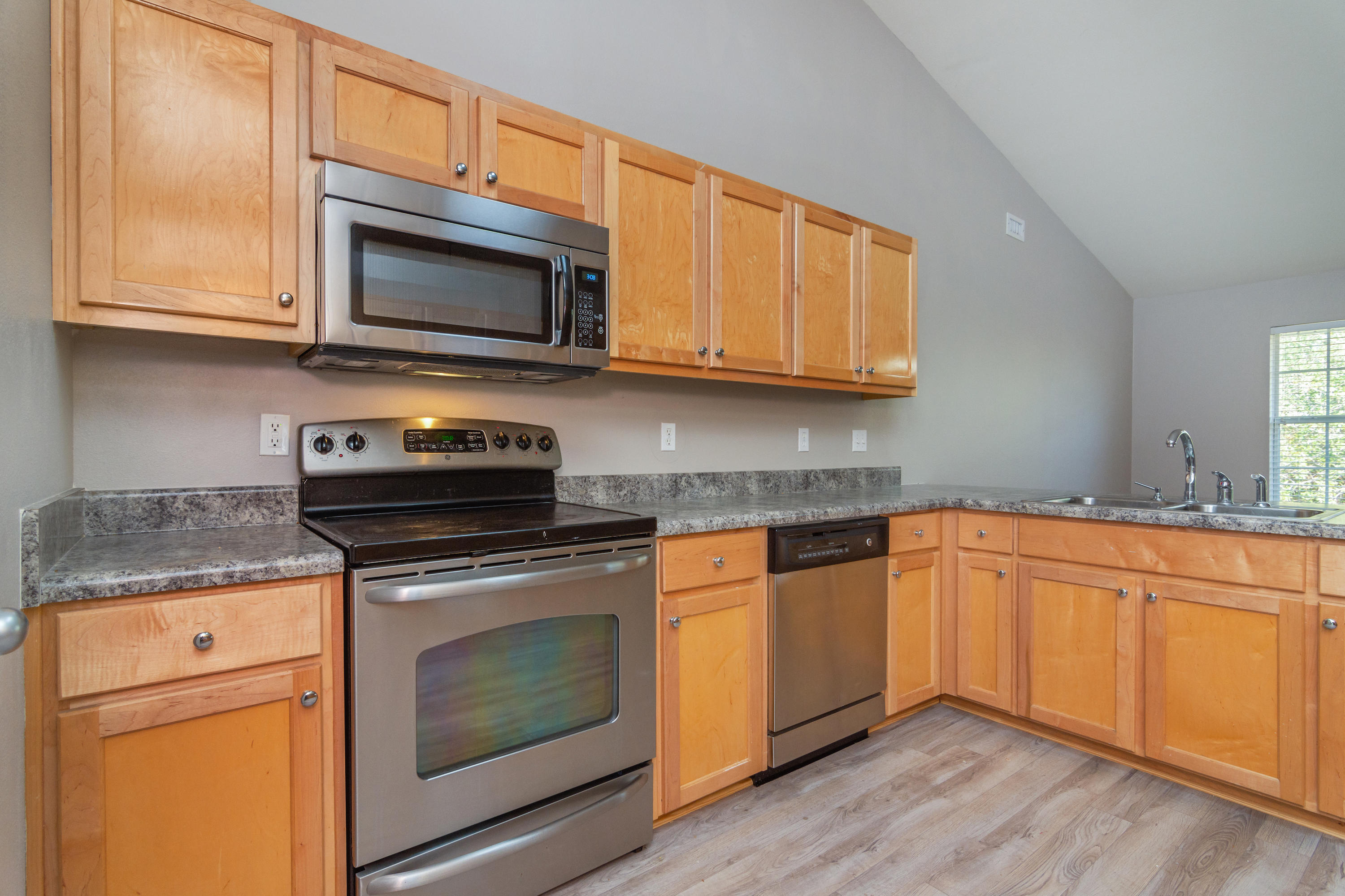 ALICIA PLACE - Residential