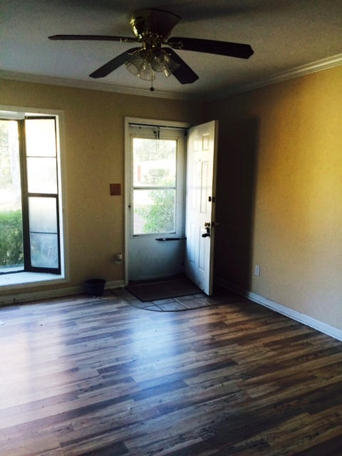 ELLIOTTS POINT 7TH ADDN - Residential