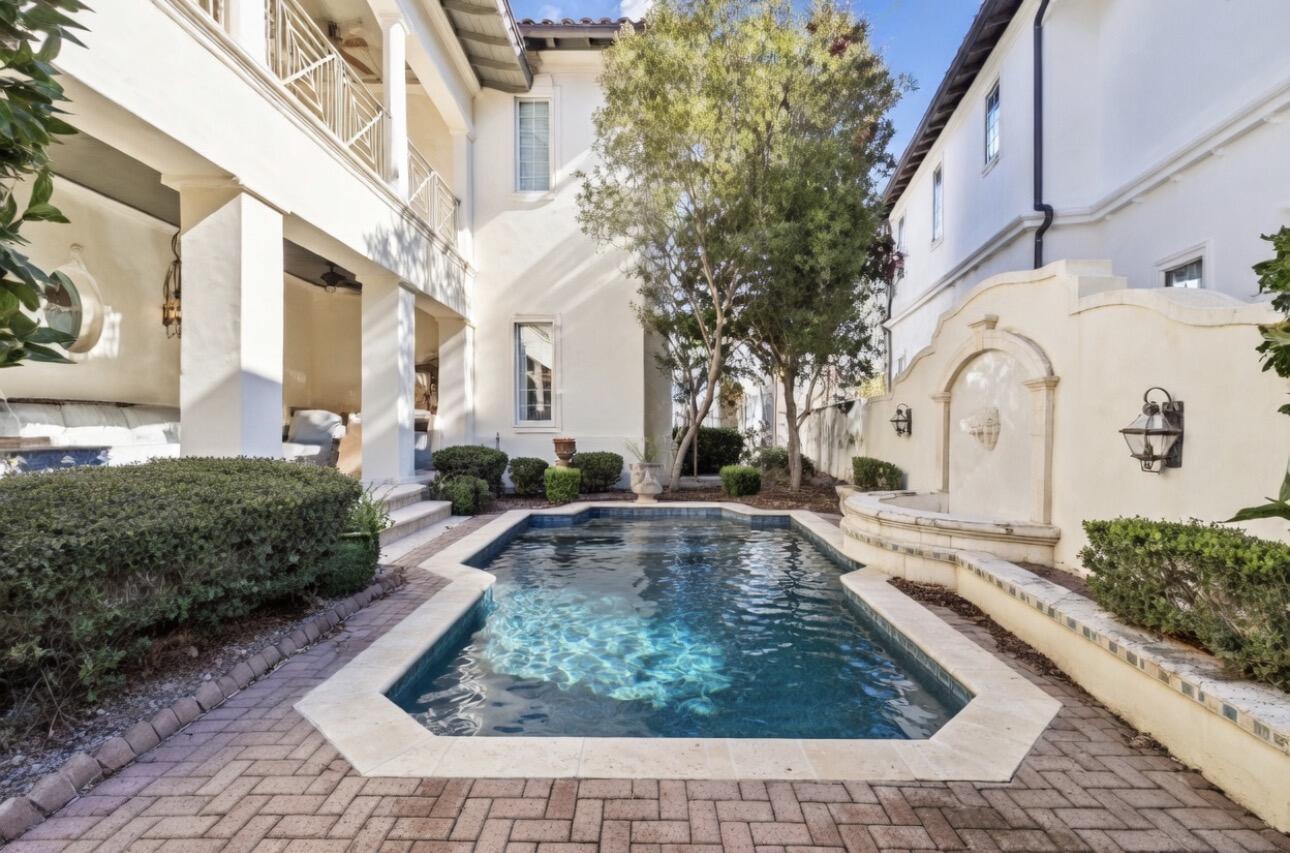 VILLAGE OF WHITE CLIFFS THE - Residential