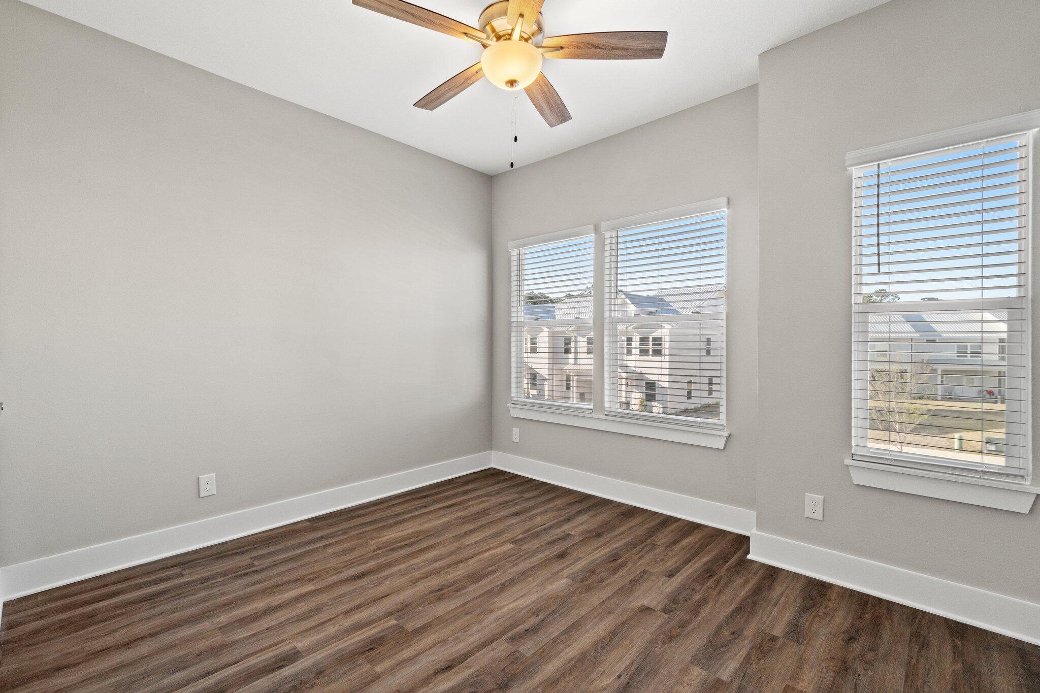 VERANDAS AT FREEPORT - Residential Lease