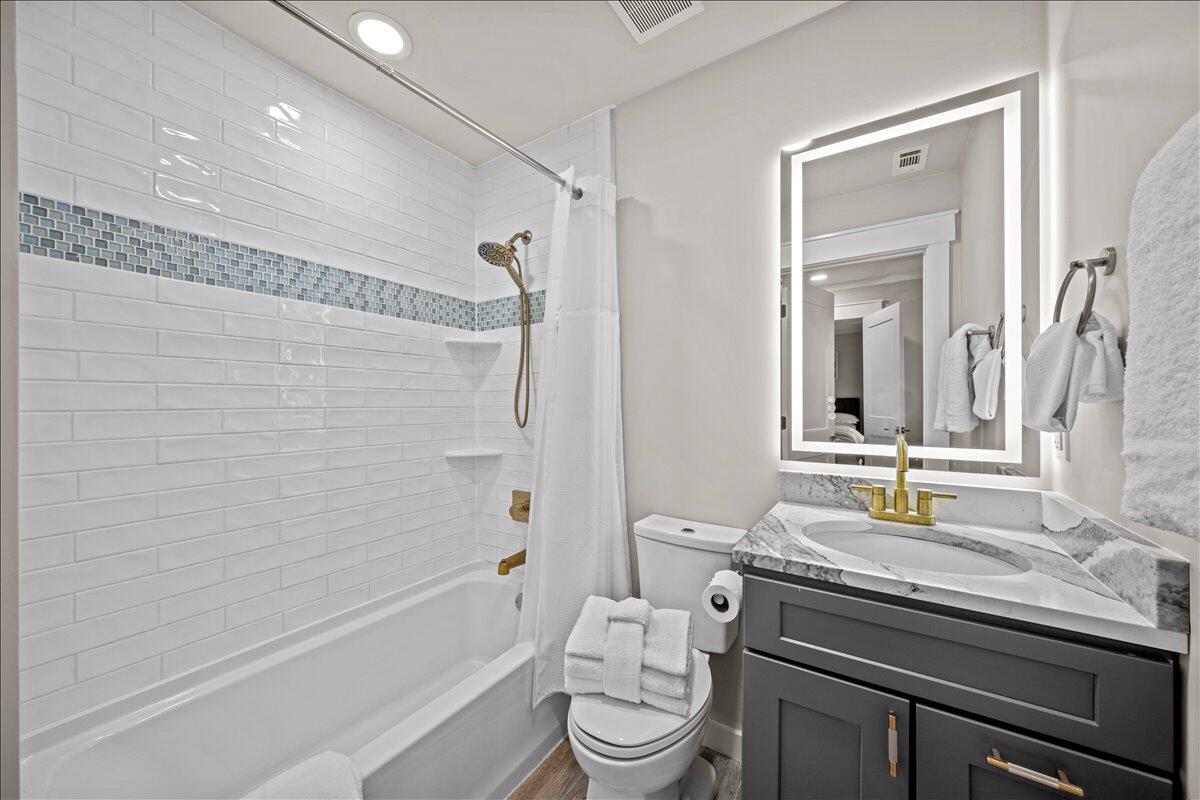 BAYOU VILLAGE CONDO PH 1 - Residential