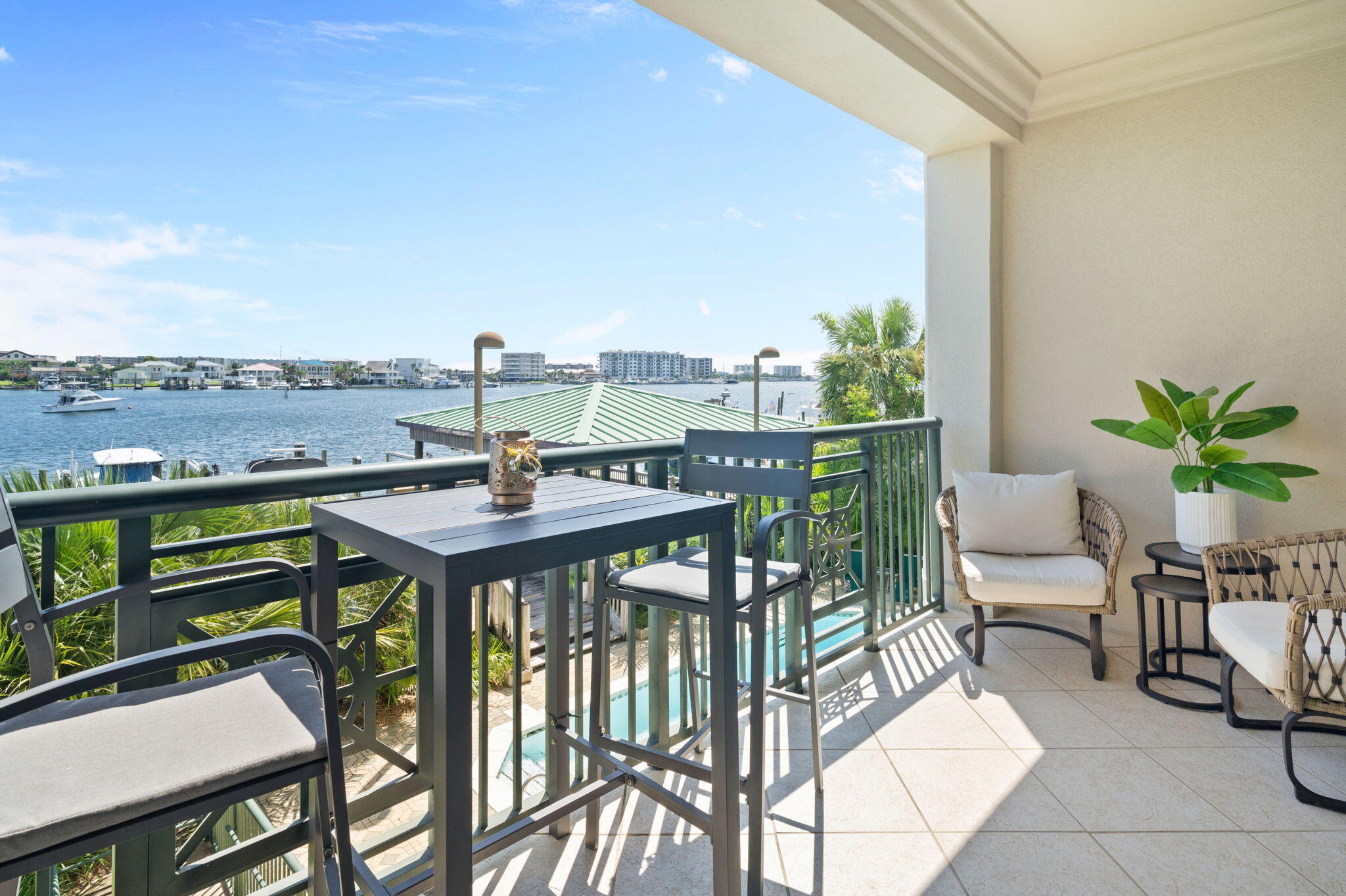 TRANQUIL HARBOR - Residential