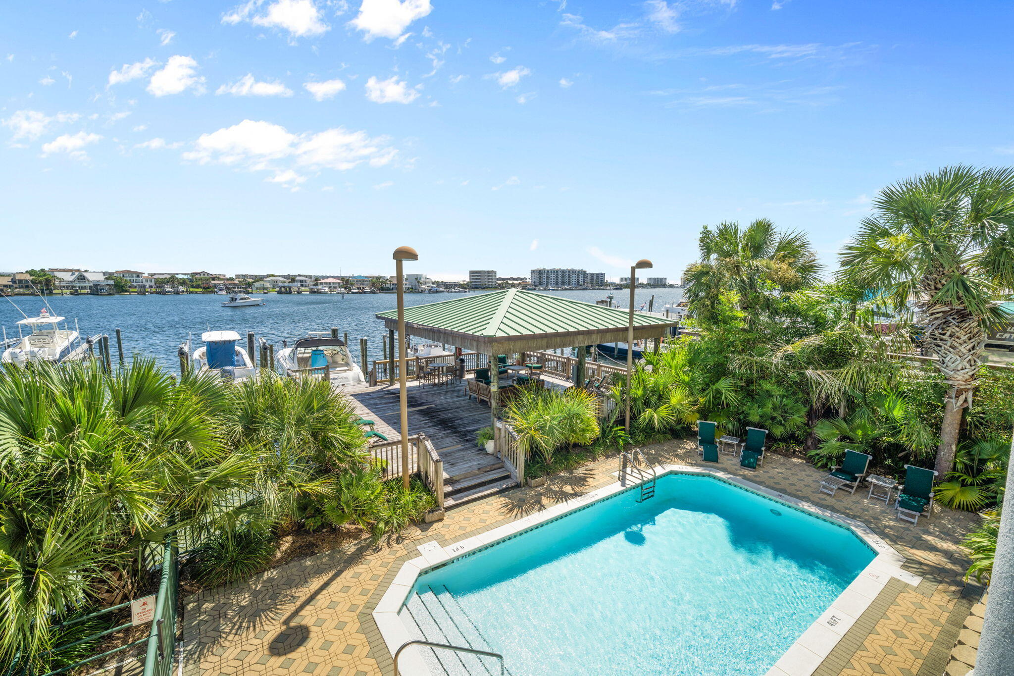 TRANQUIL HARBOR - Residential