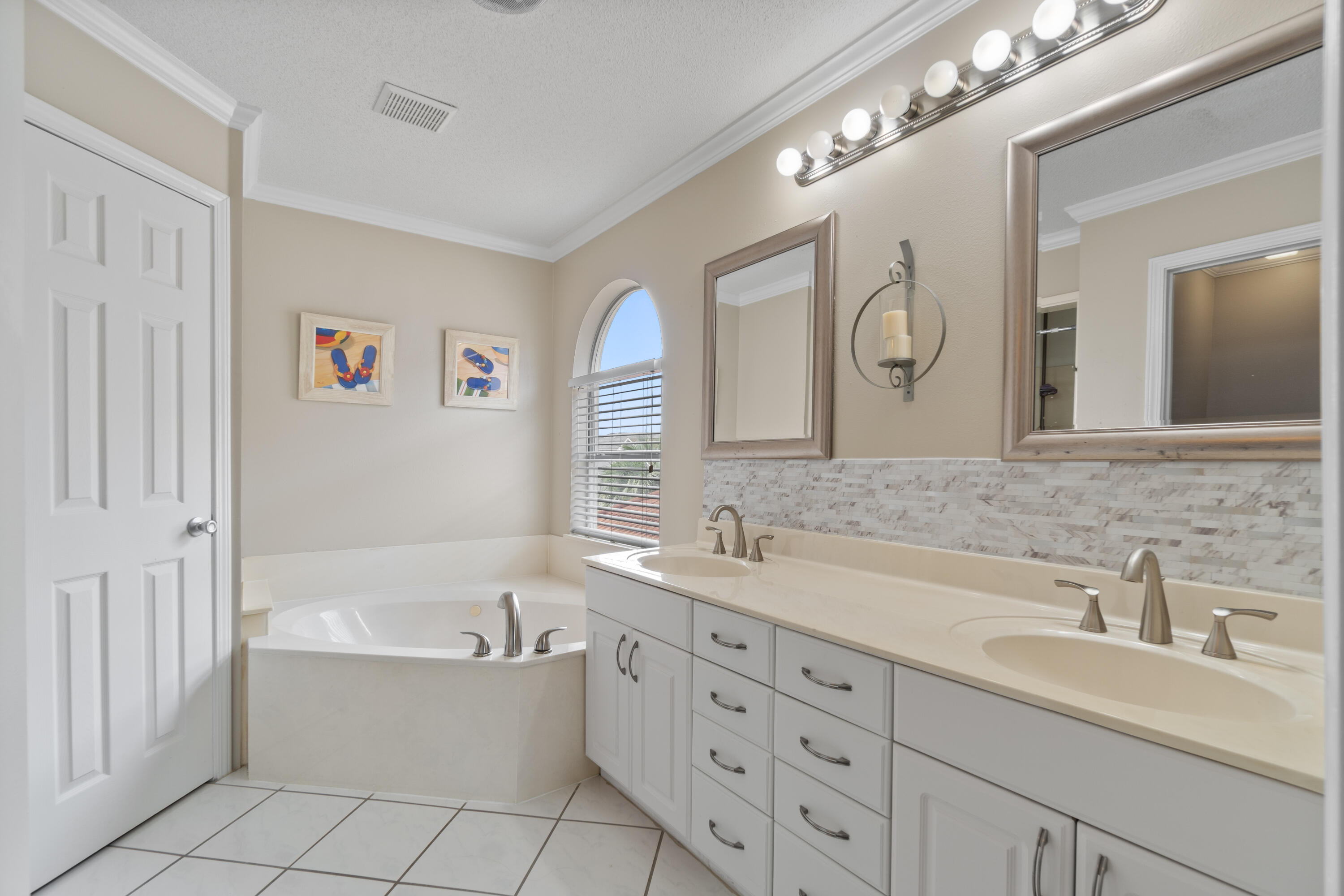 LIGHTHOUSE POINTE - Residential