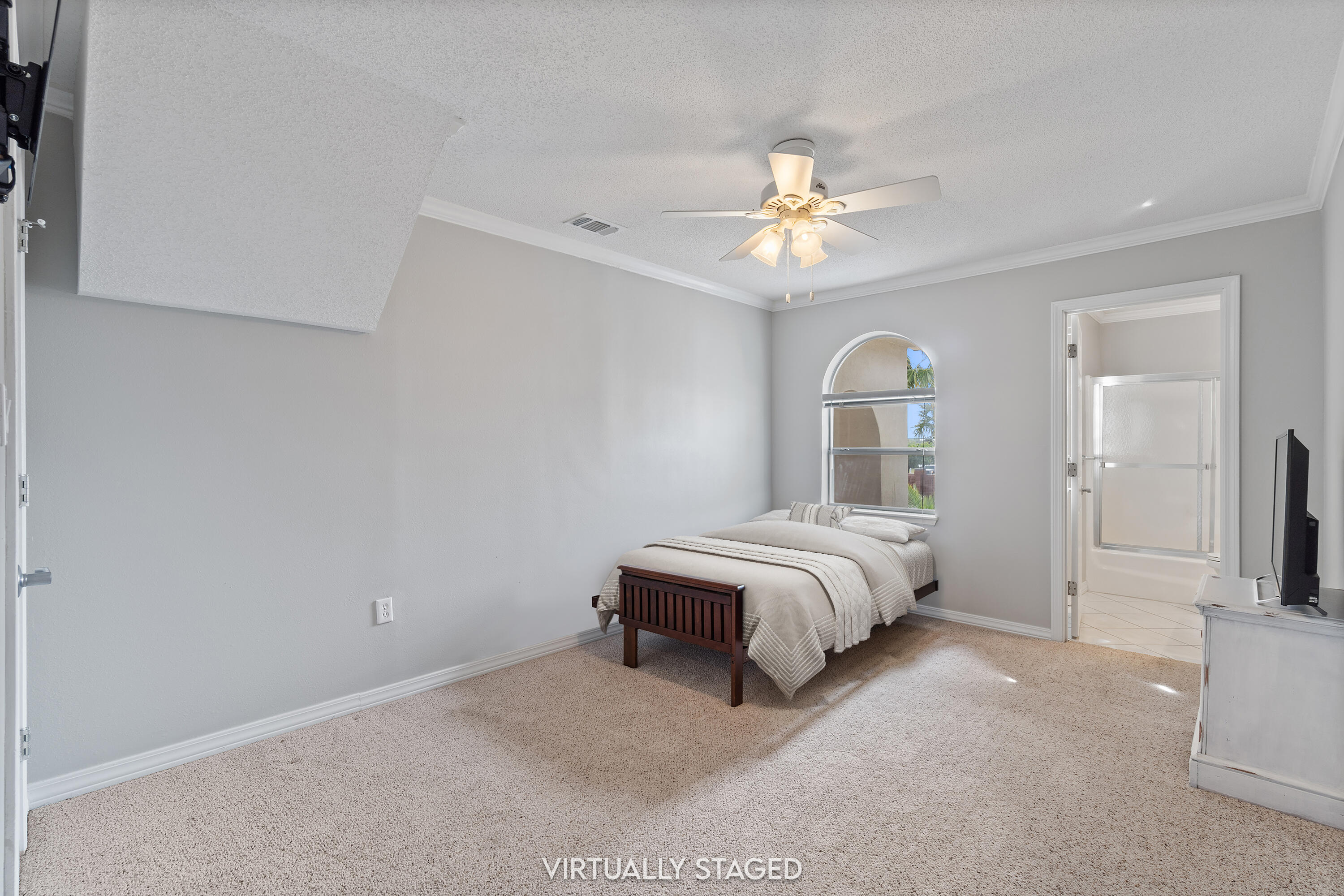 LIGHTHOUSE POINTE - Residential