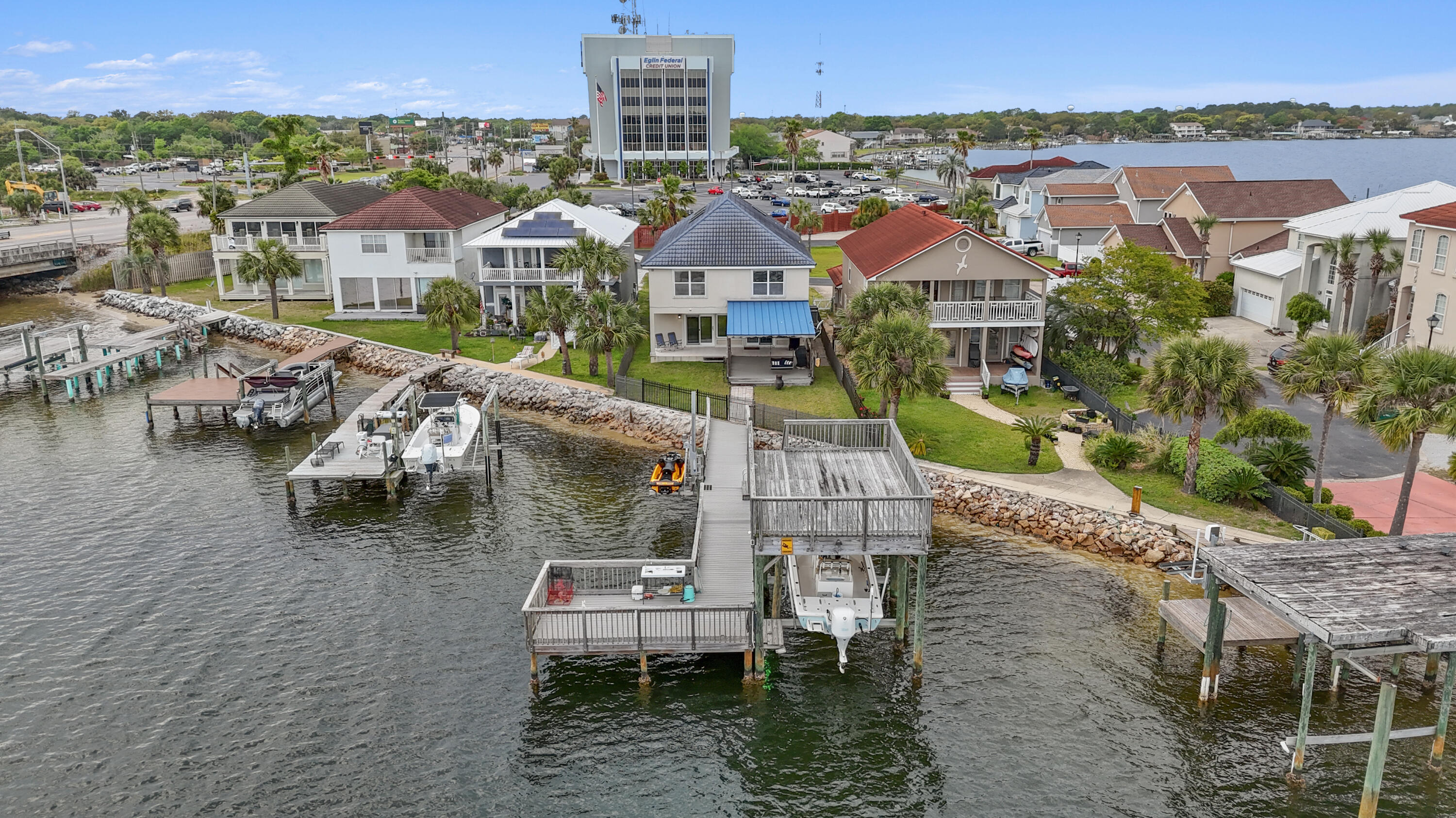 LIGHTHOUSE POINTE - Residential