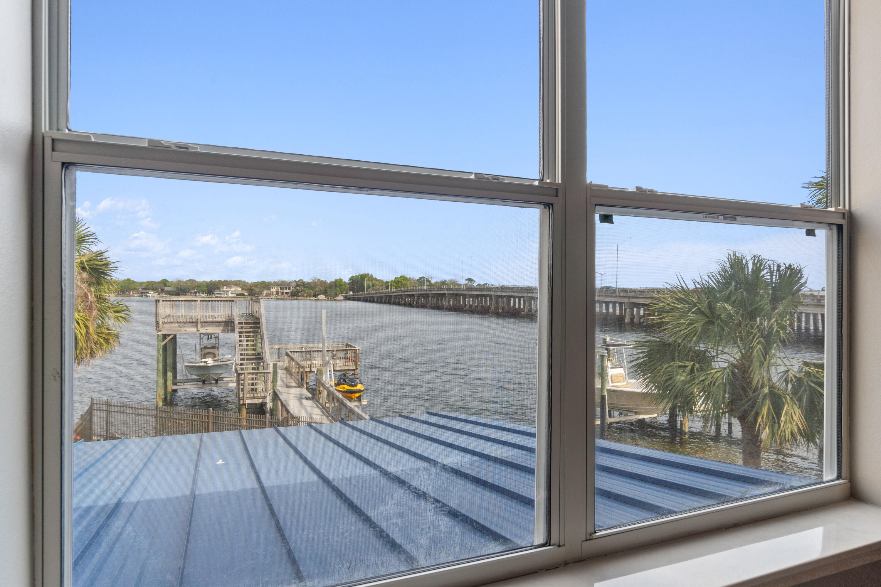 LIGHTHOUSE POINTE - Residential