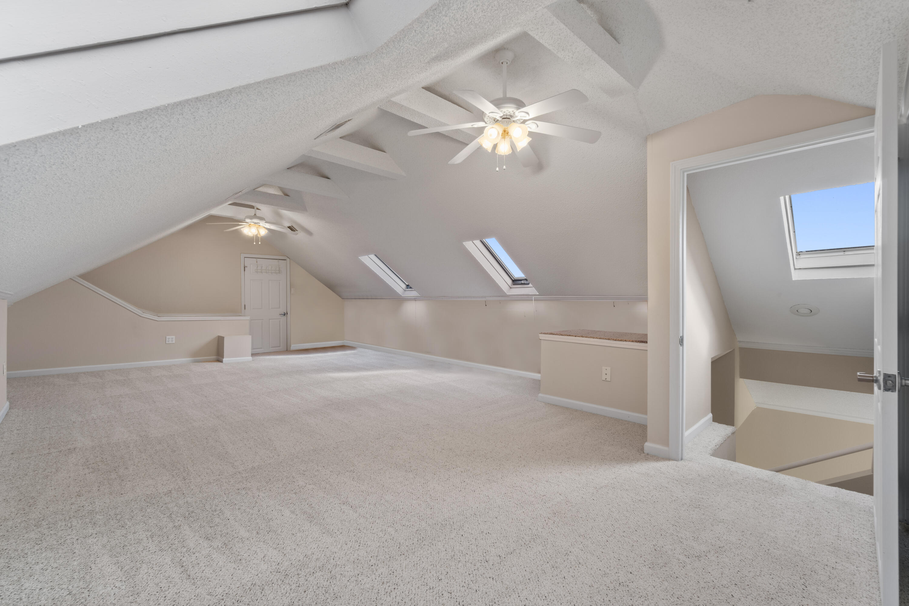 LIGHTHOUSE POINTE - Residential