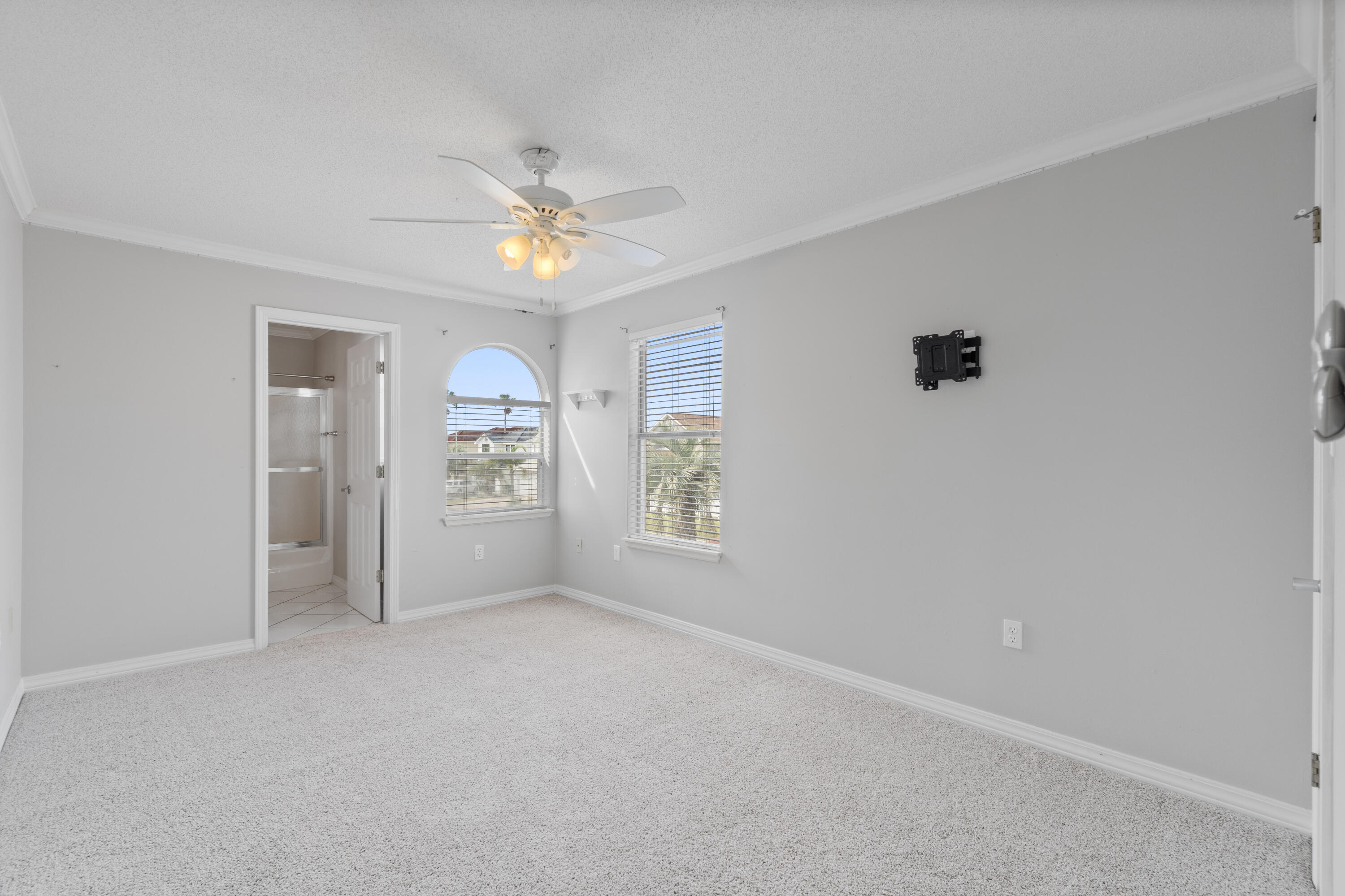 LIGHTHOUSE POINTE - Residential