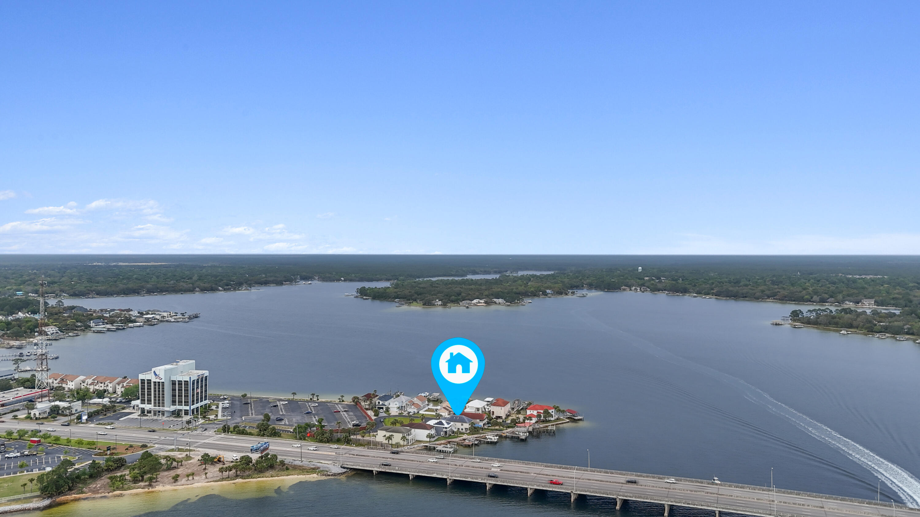 LIGHTHOUSE POINTE - Residential