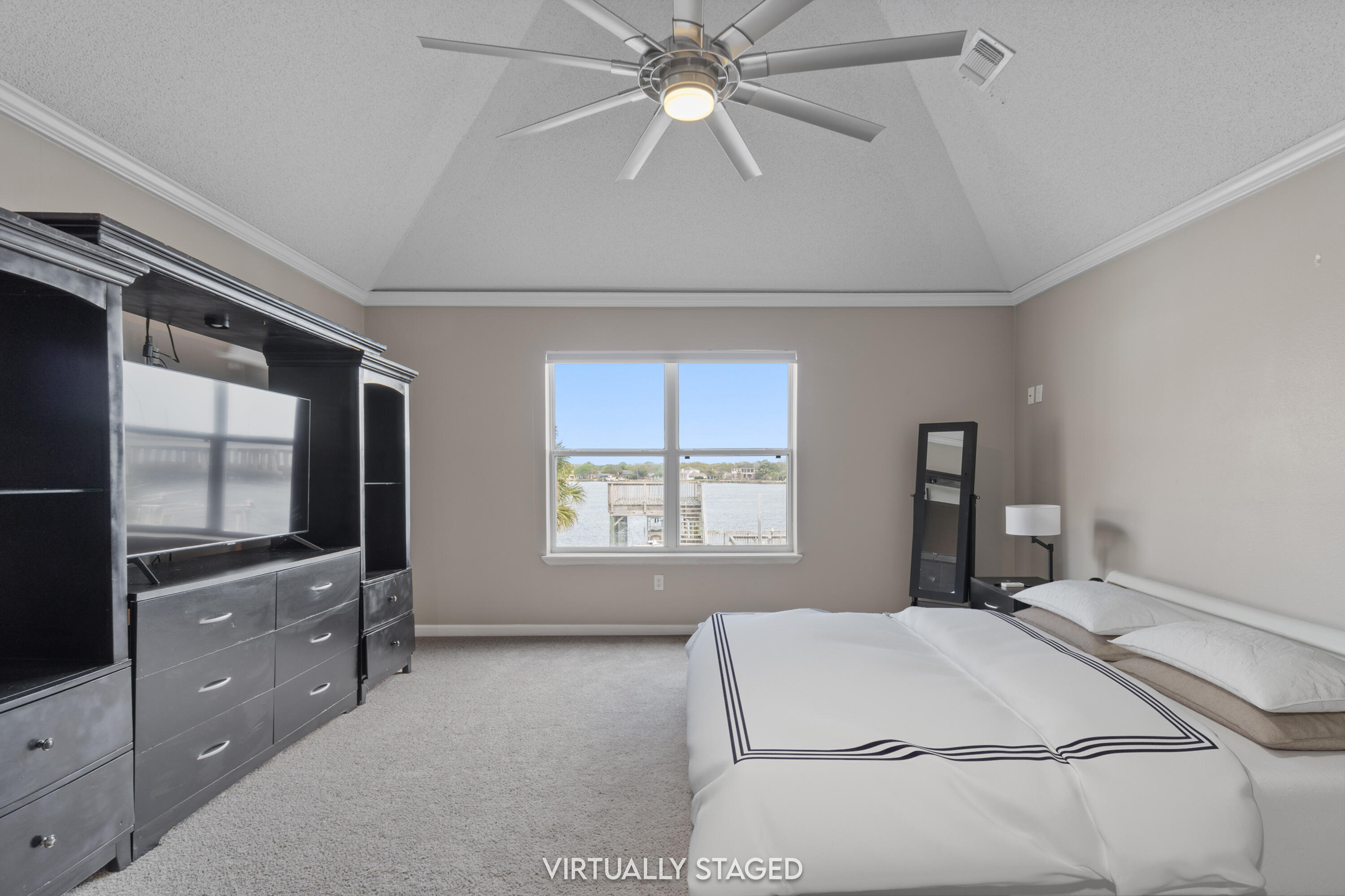 LIGHTHOUSE POINTE - Residential