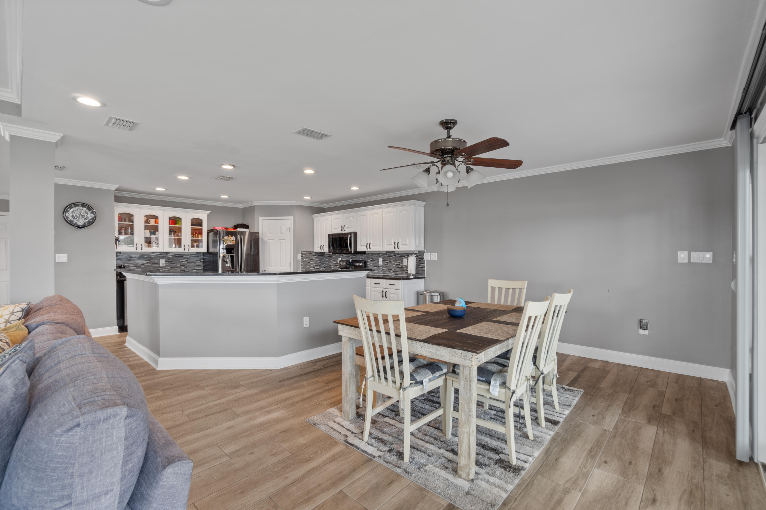 LIGHTHOUSE POINTE - Residential