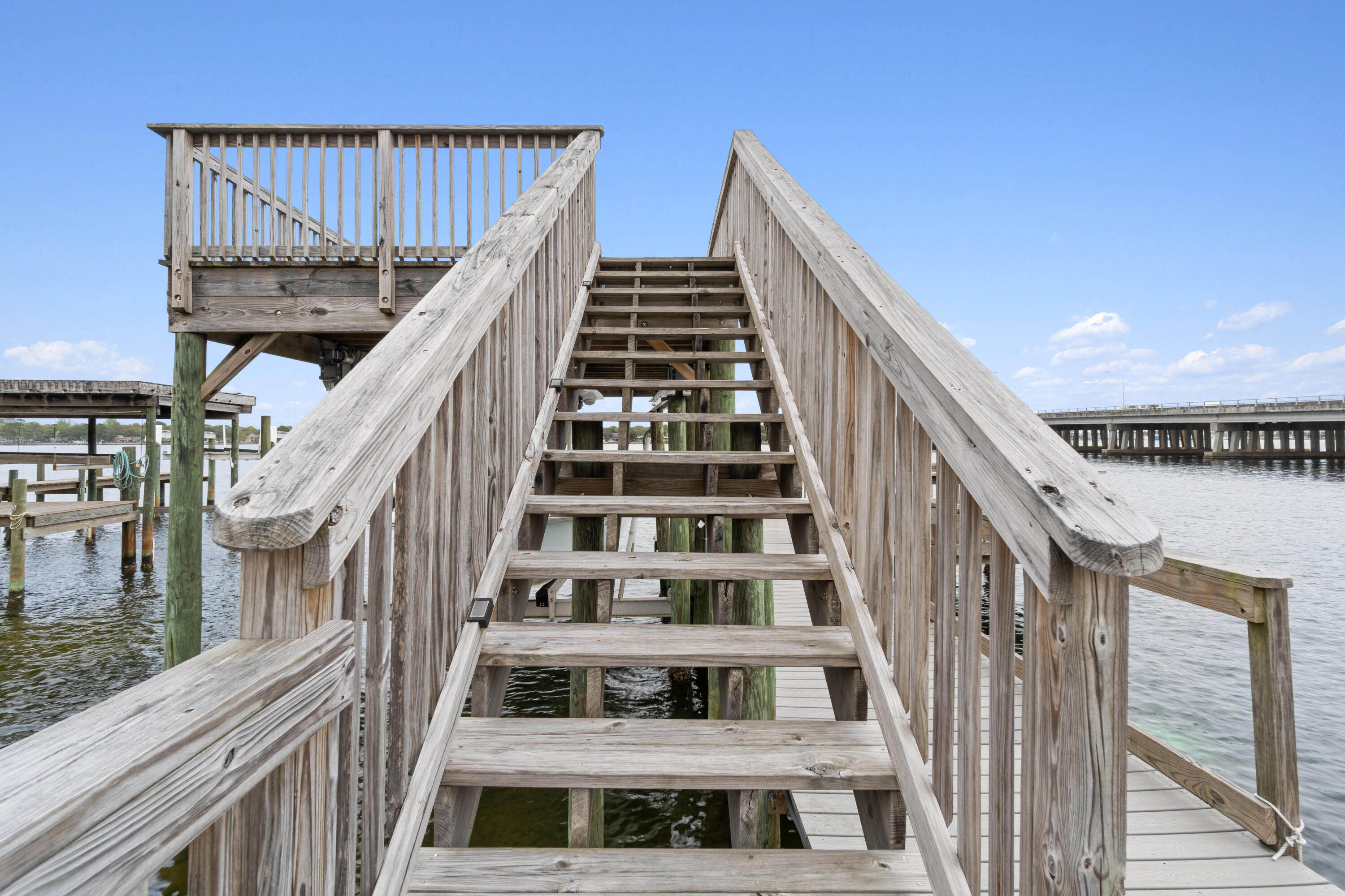LIGHTHOUSE POINTE - Residential