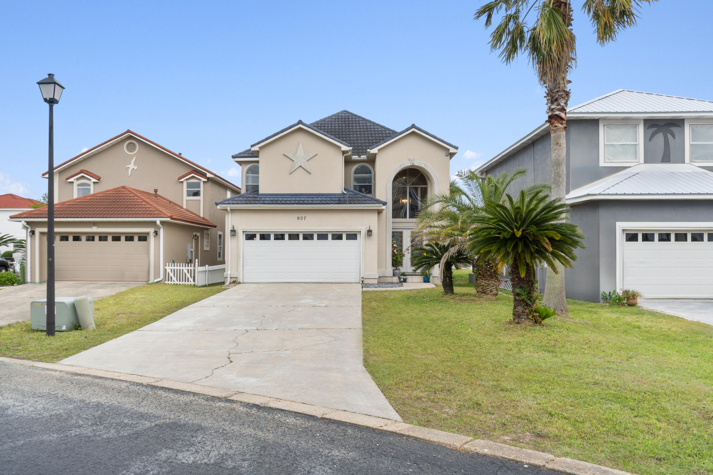 LIGHTHOUSE POINTE - Residential