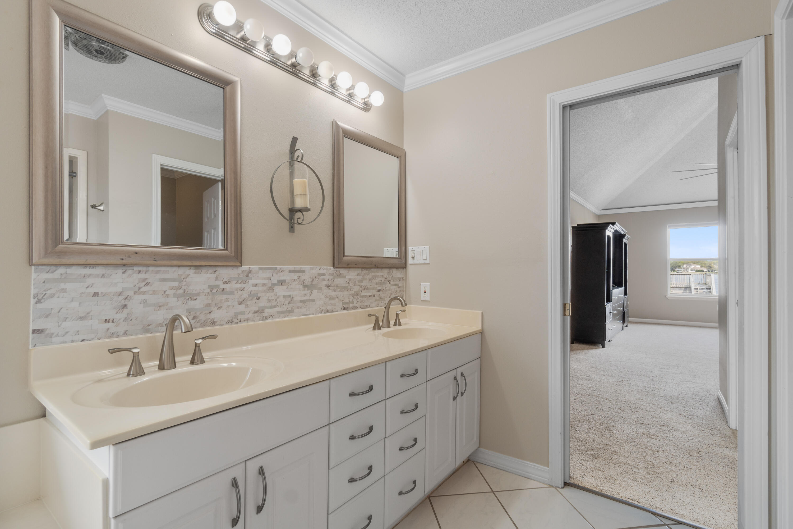 LIGHTHOUSE POINTE - Residential