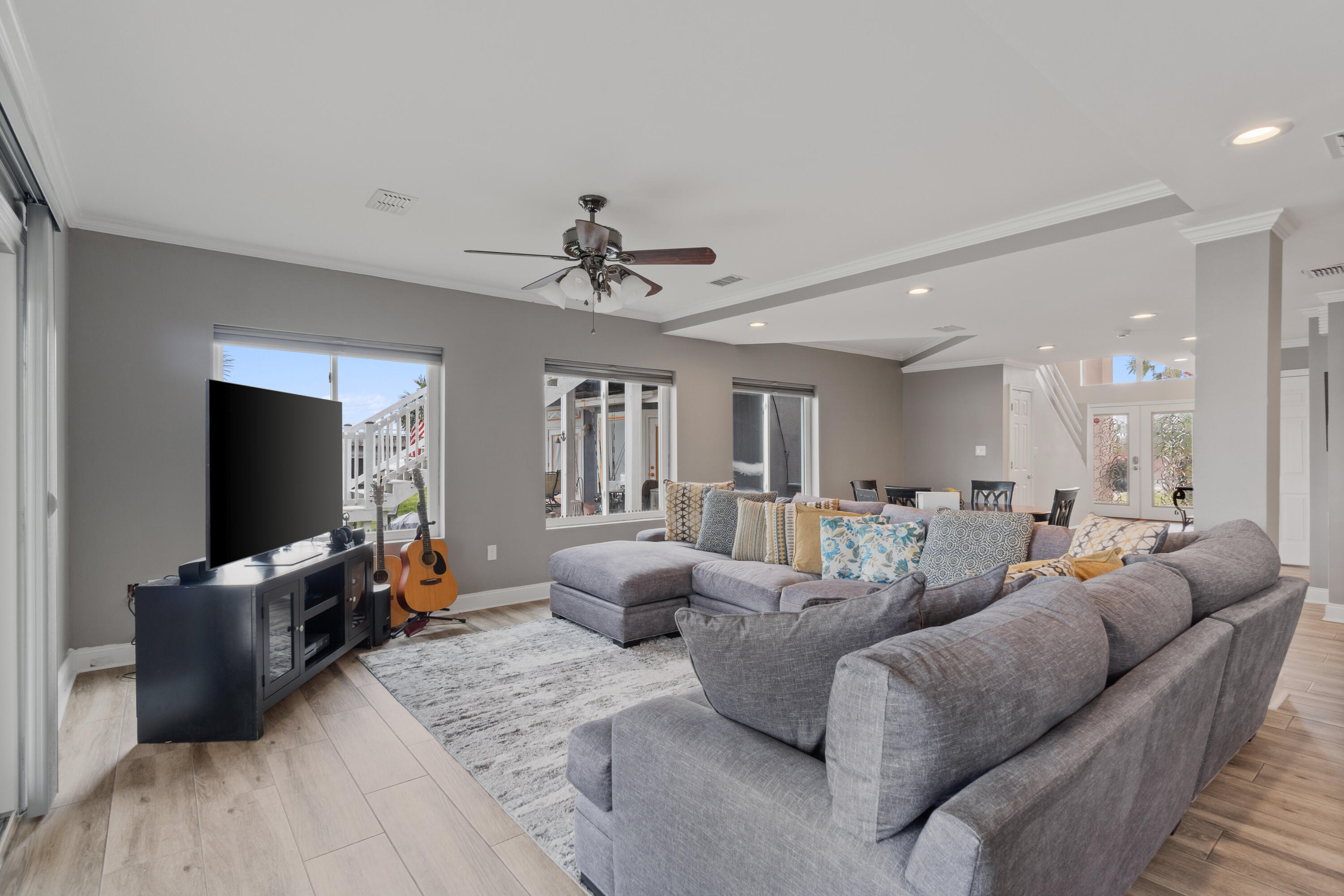 LIGHTHOUSE POINTE - Residential