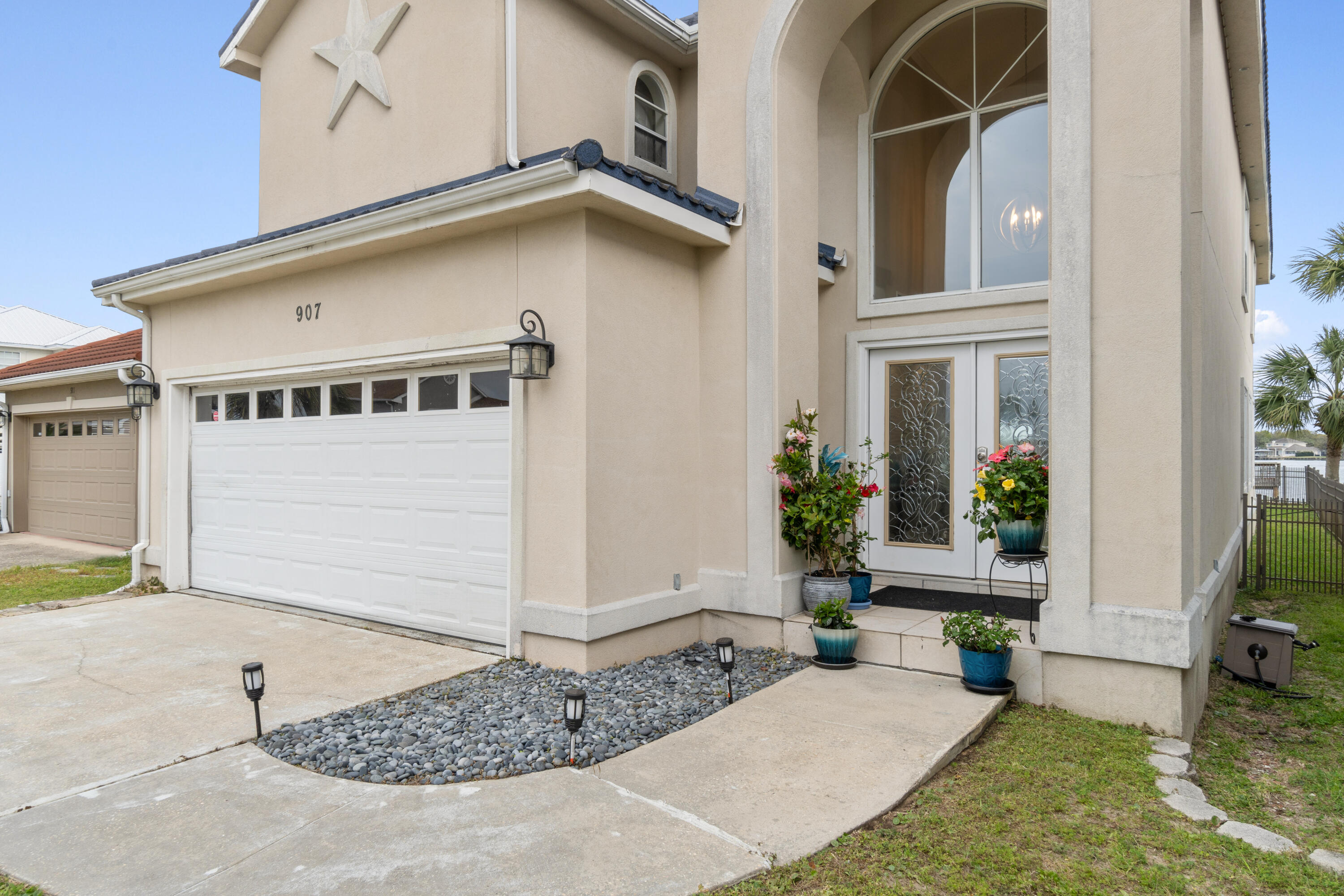 LIGHTHOUSE POINTE - Residential