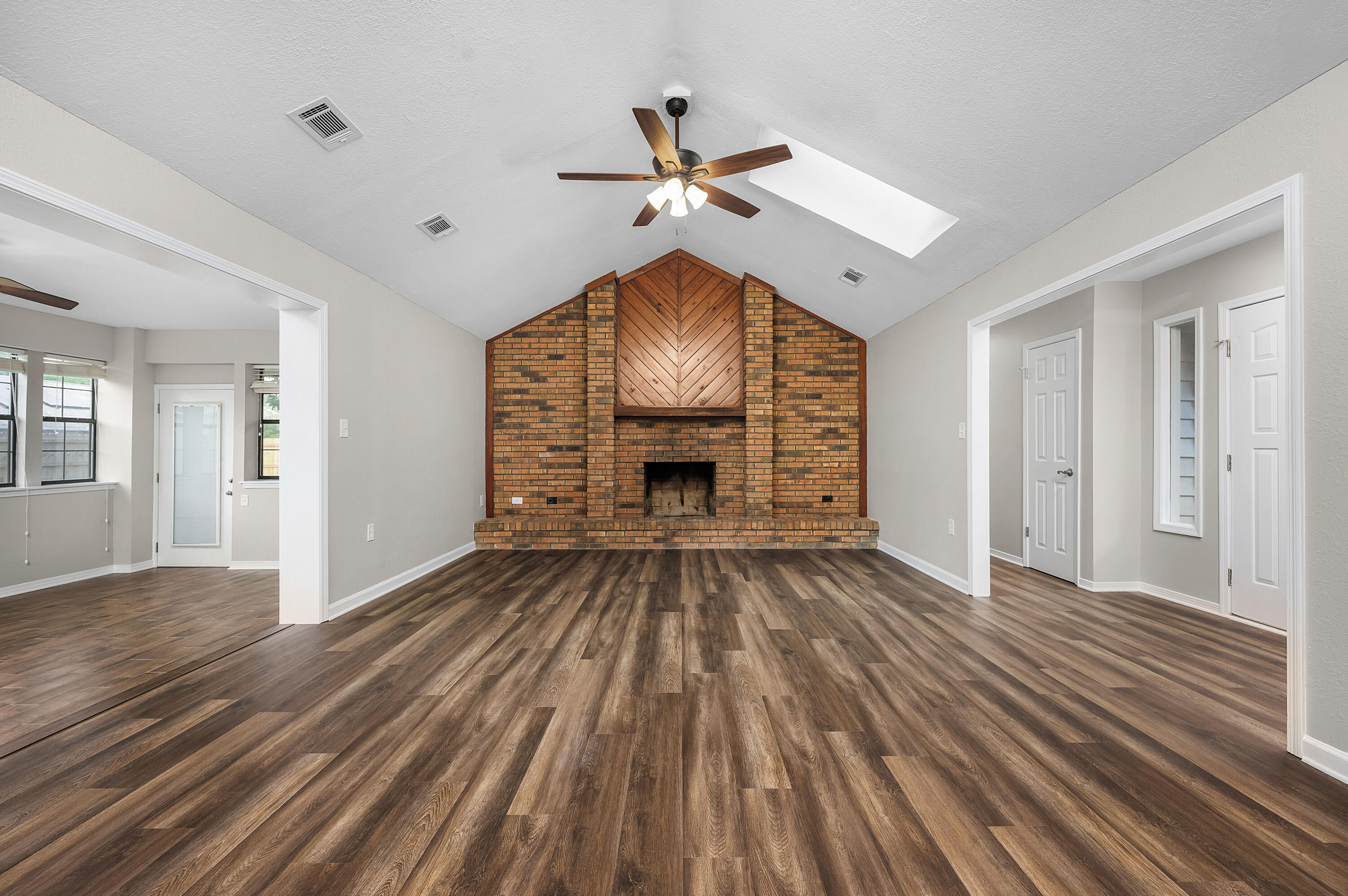 MARY ESTHER MANOR 1ST ADDN - Residential