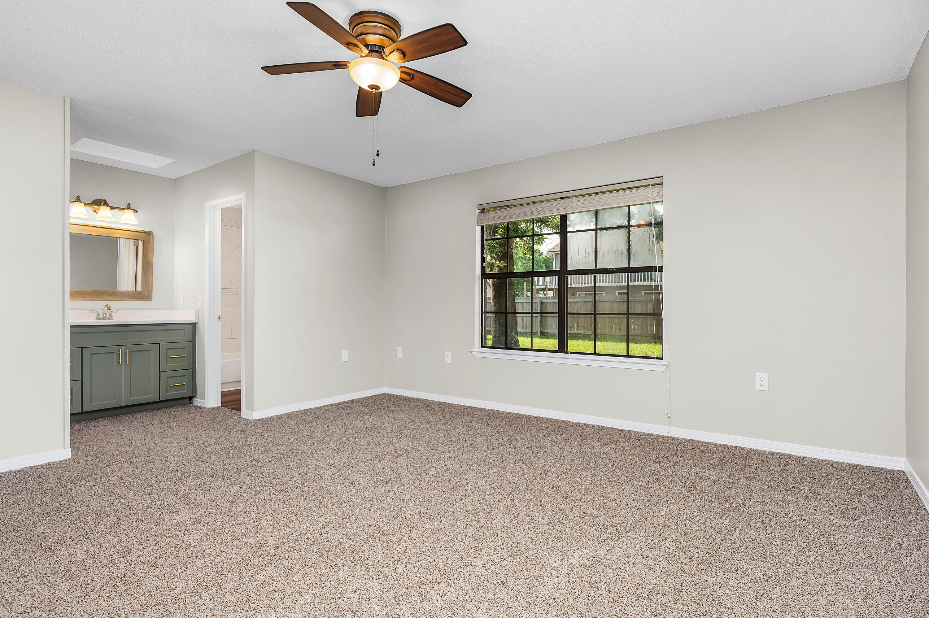 MARY ESTHER MANOR 1ST ADDN - Residential