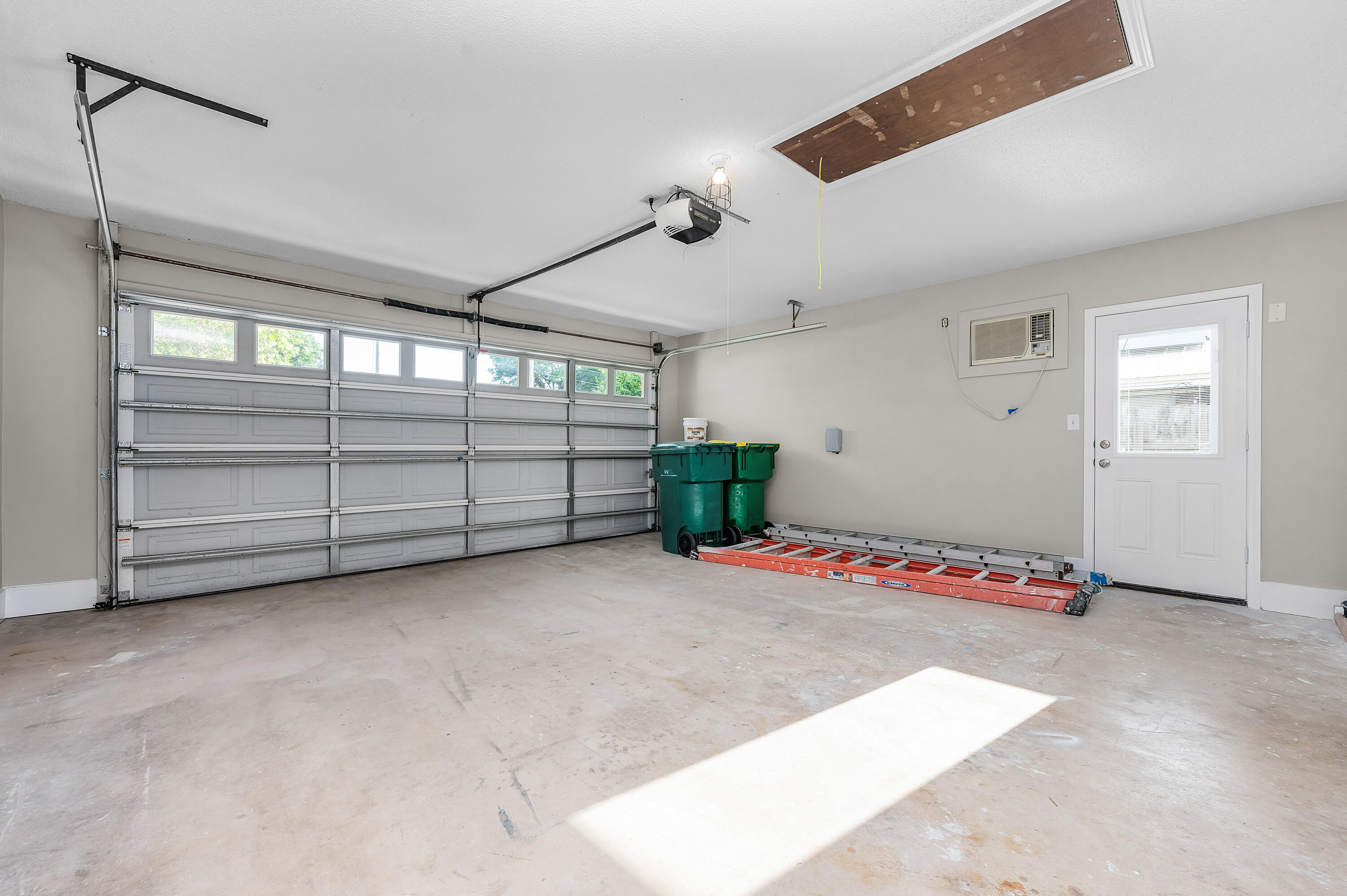 MARY ESTHER MANOR 1ST ADDN - Residential