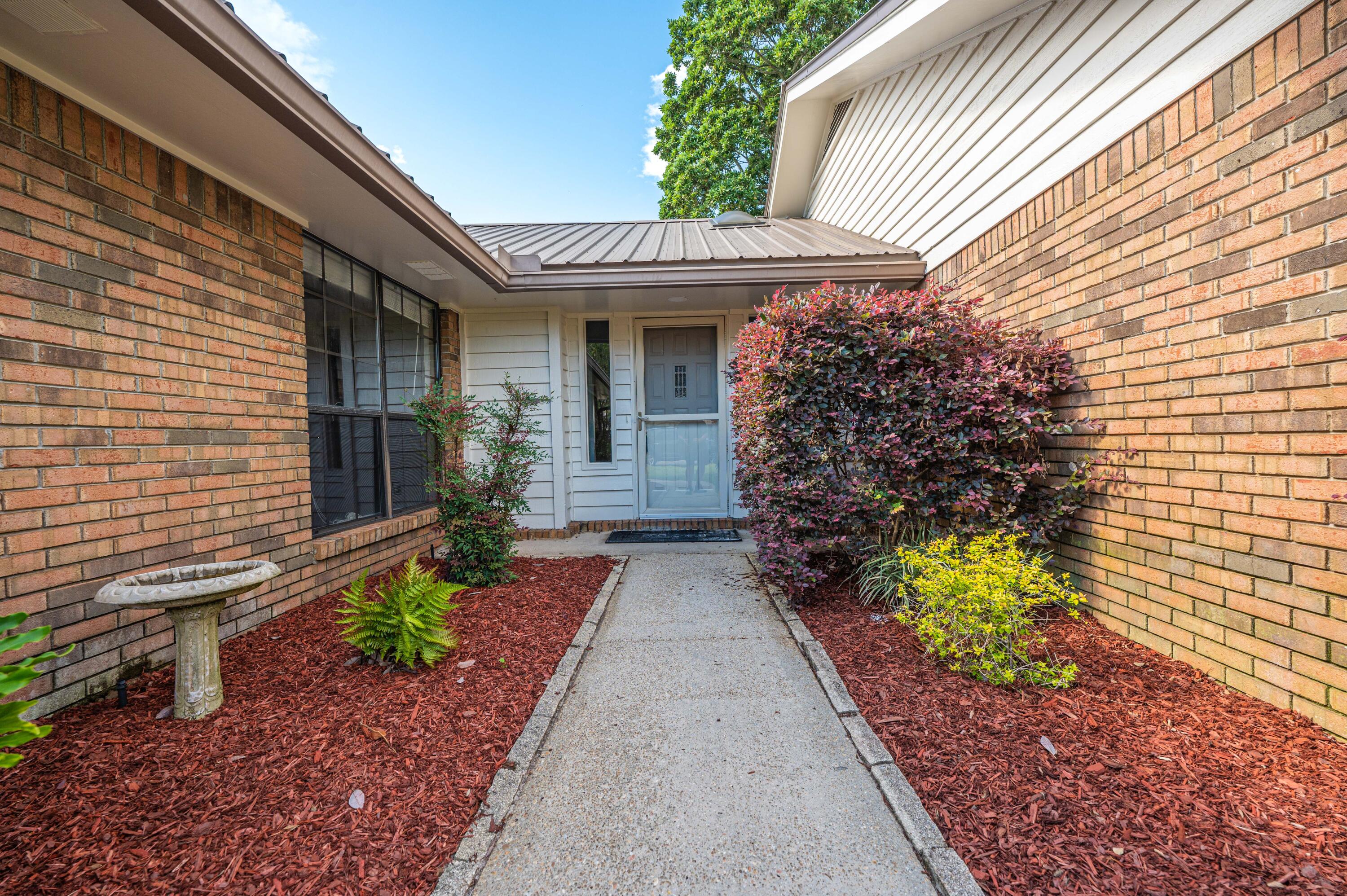 MARY ESTHER MANOR 1ST ADDN - Residential