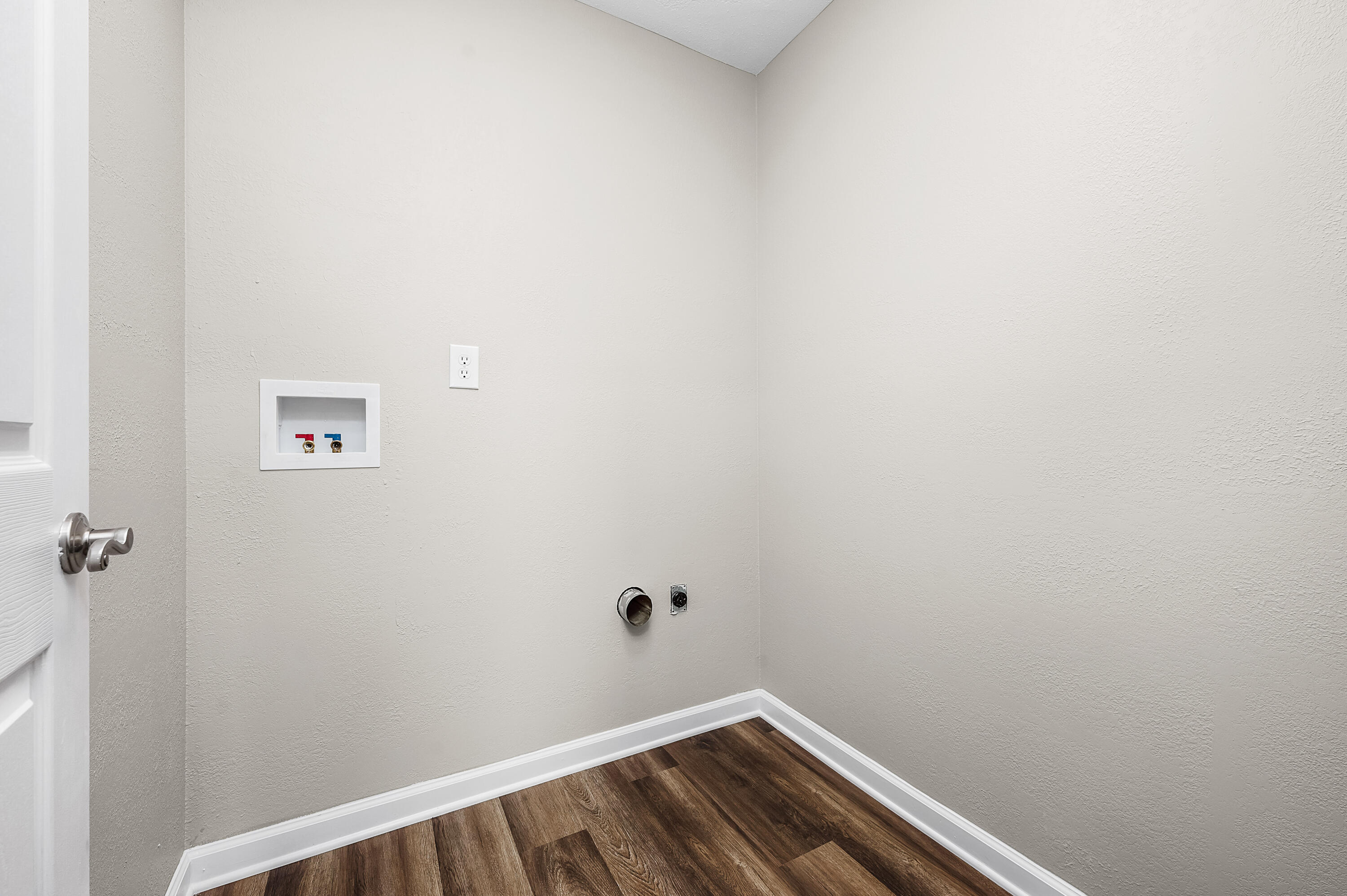 MARY ESTHER MANOR 1ST ADDN - Residential