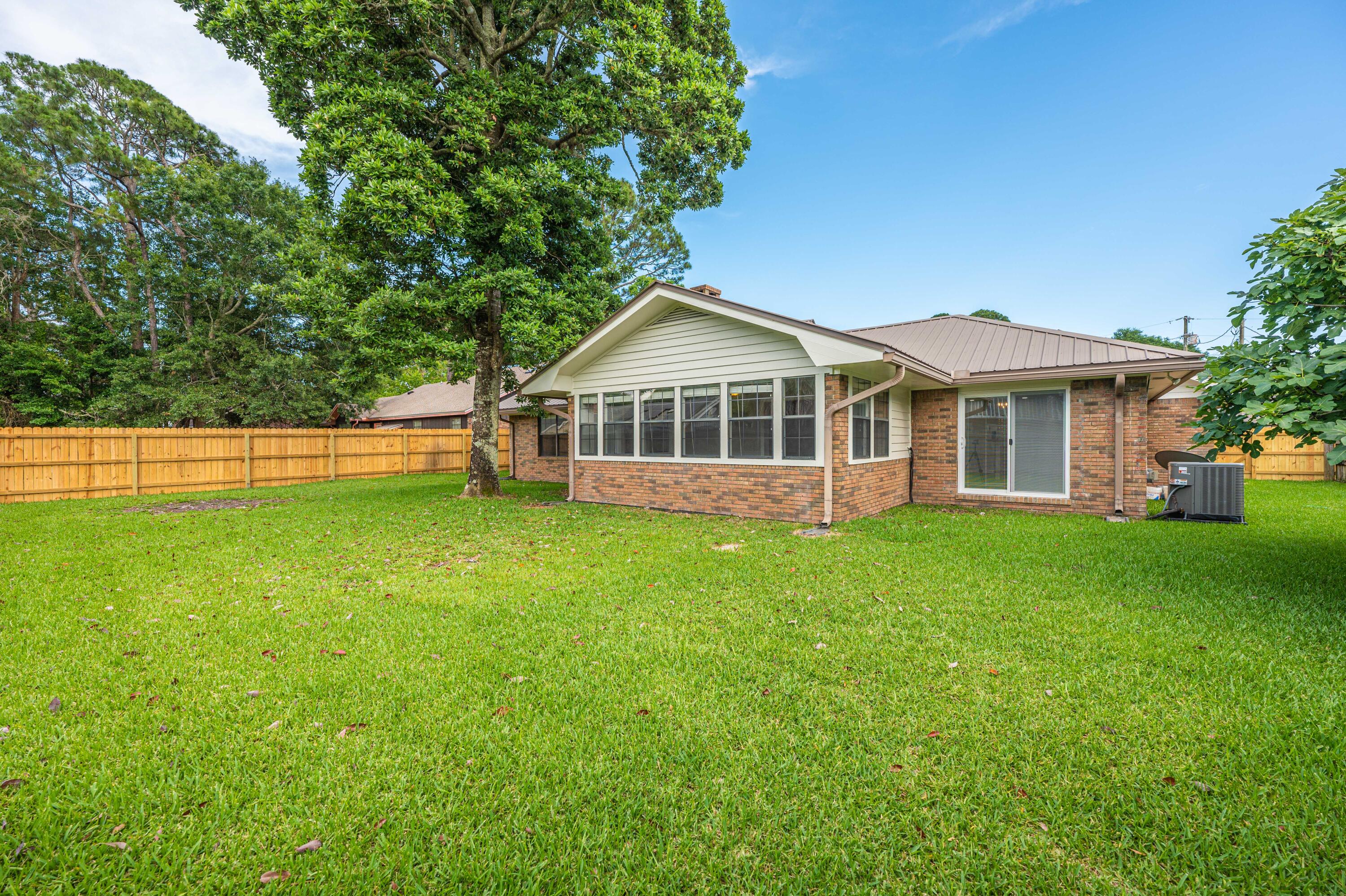 MARY ESTHER MANOR 1ST ADDN - Residential