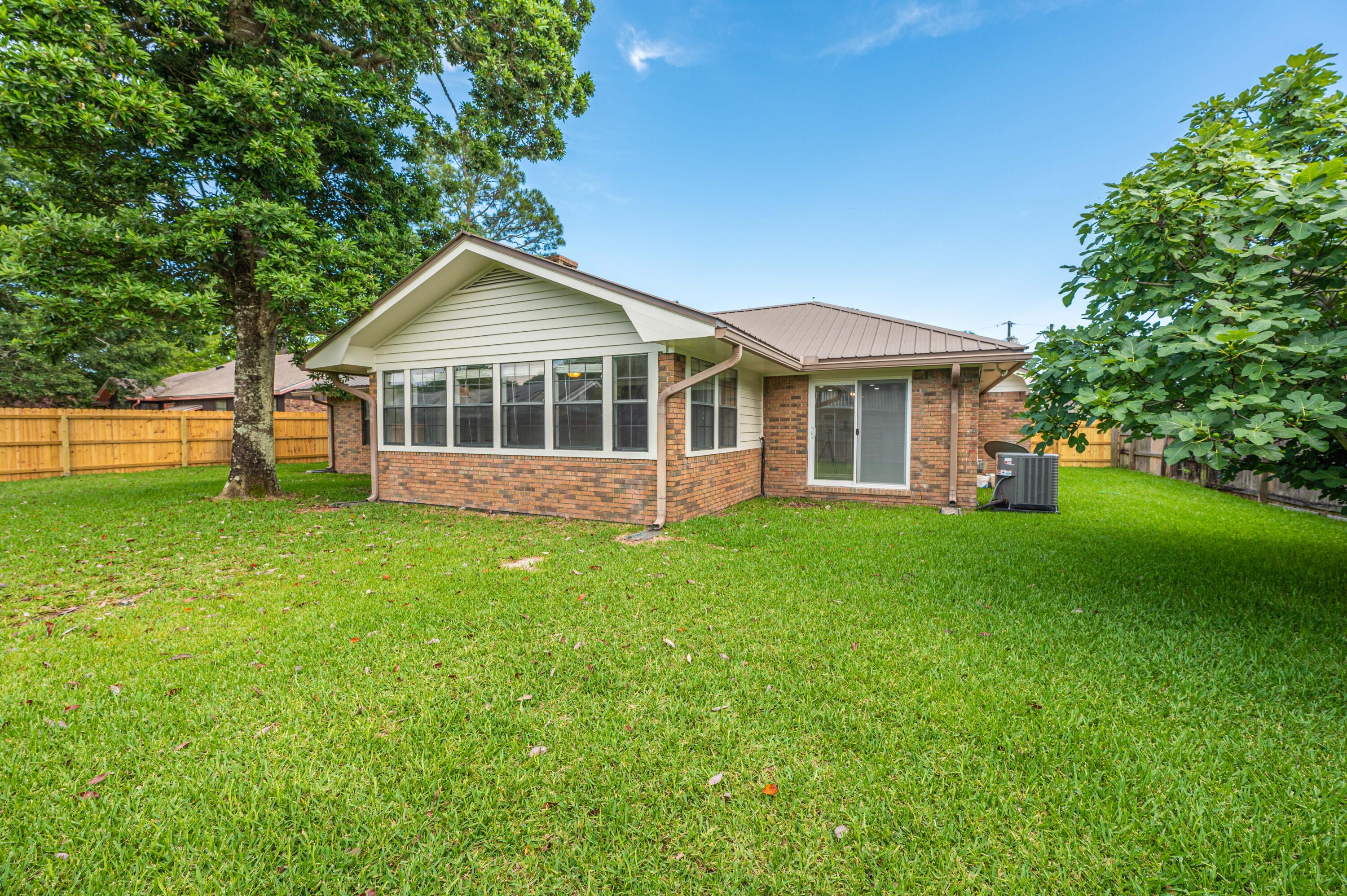 MARY ESTHER MANOR 1ST ADDN - Residential