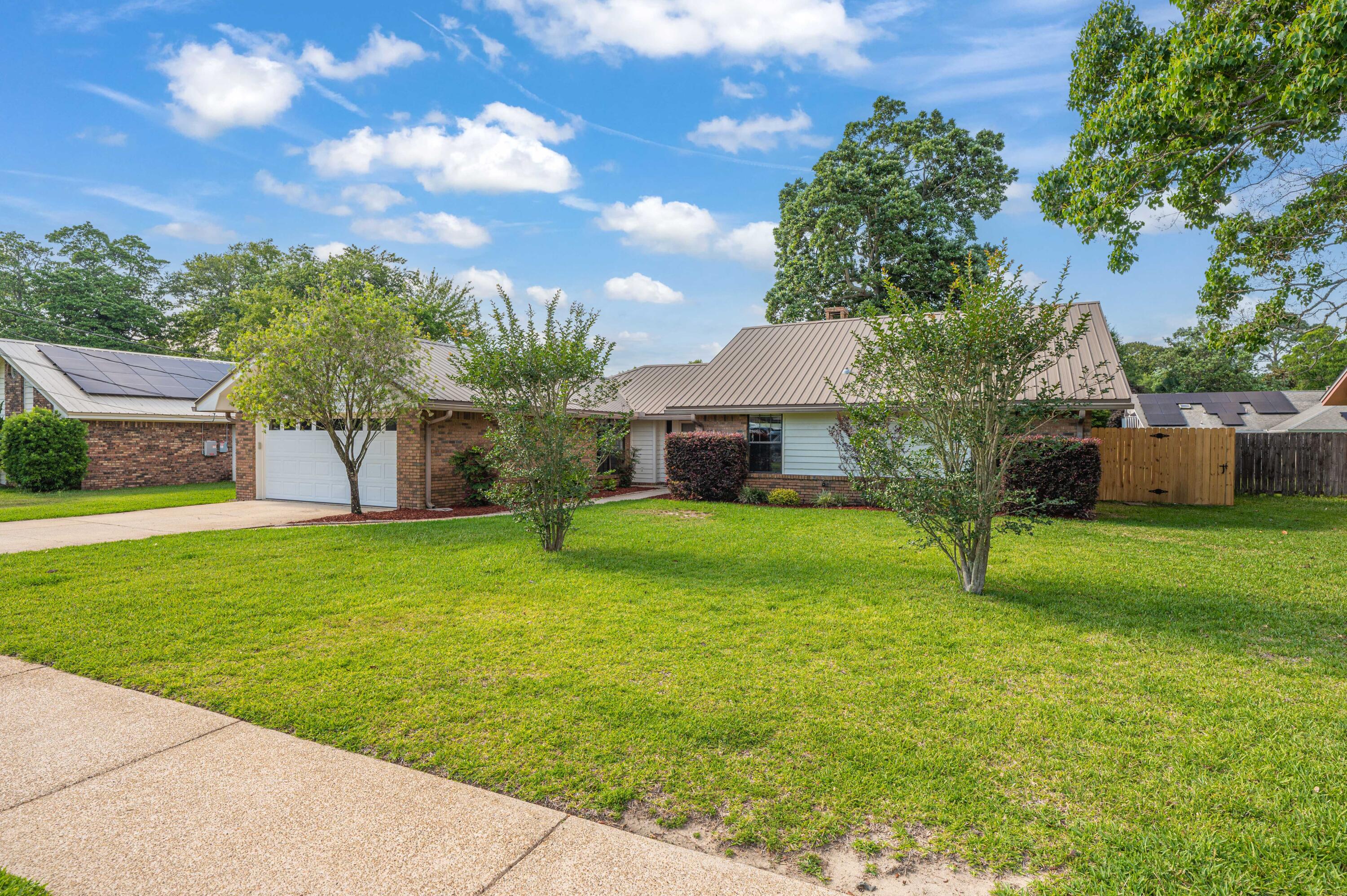 MARY ESTHER MANOR 1ST ADDN - Residential