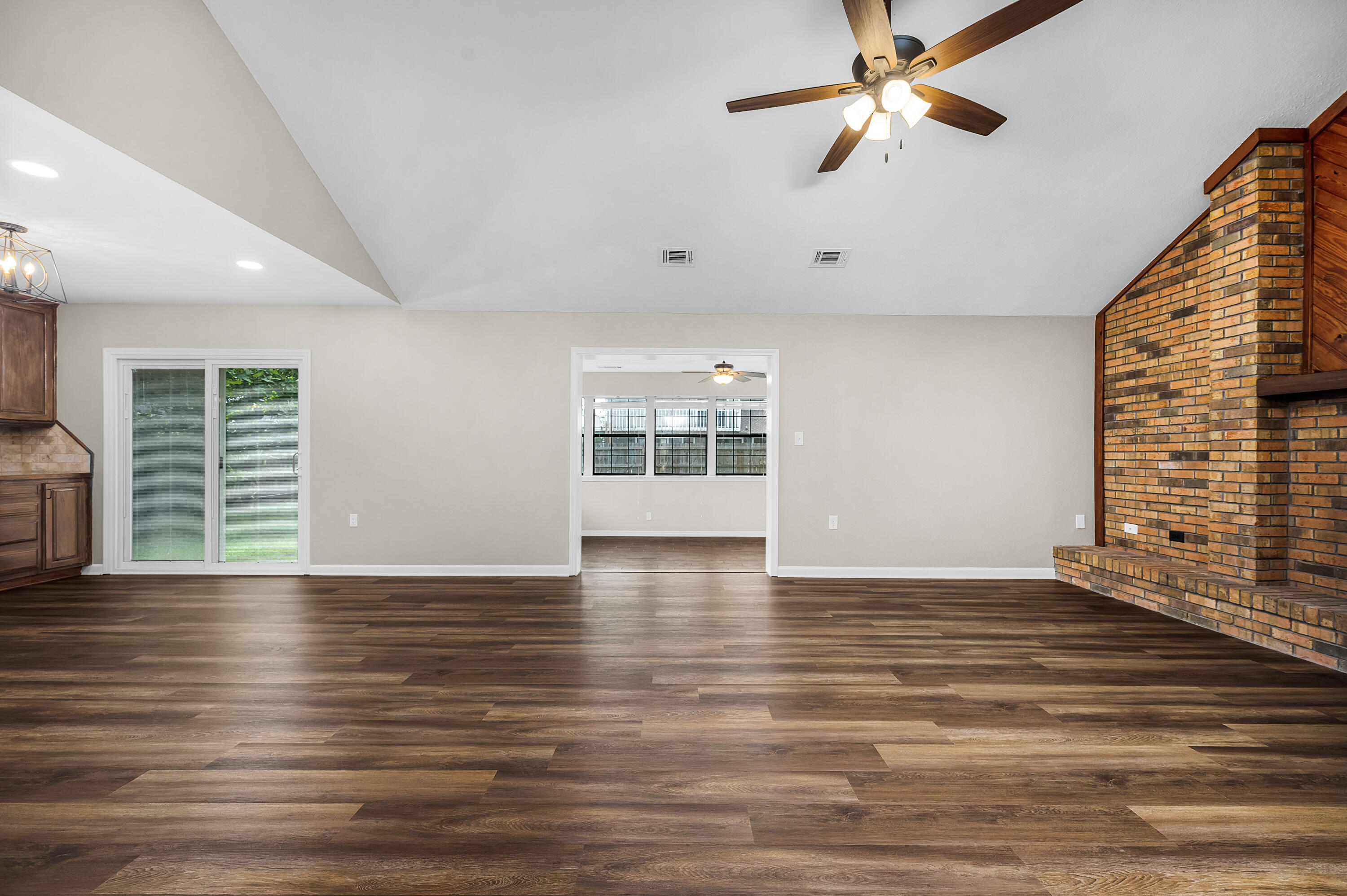 MARY ESTHER MANOR 1ST ADDN - Residential