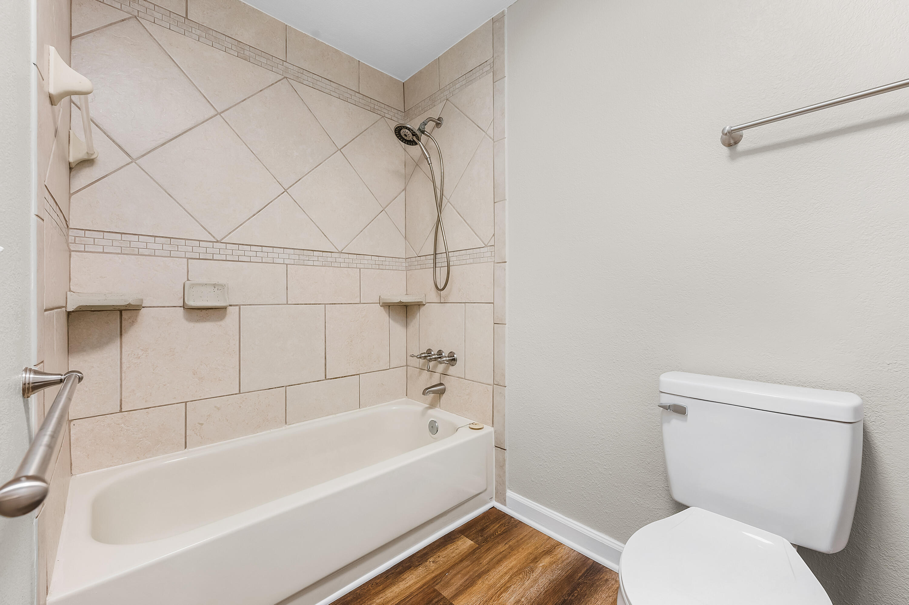 MARY ESTHER MANOR 1ST ADDN - Residential