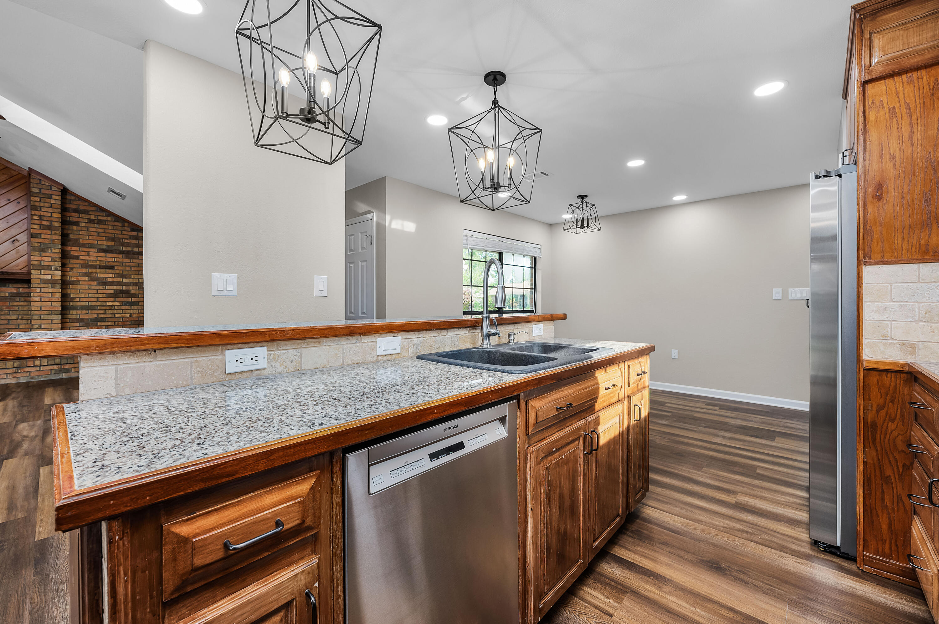 MARY ESTHER MANOR 1ST ADDN - Residential