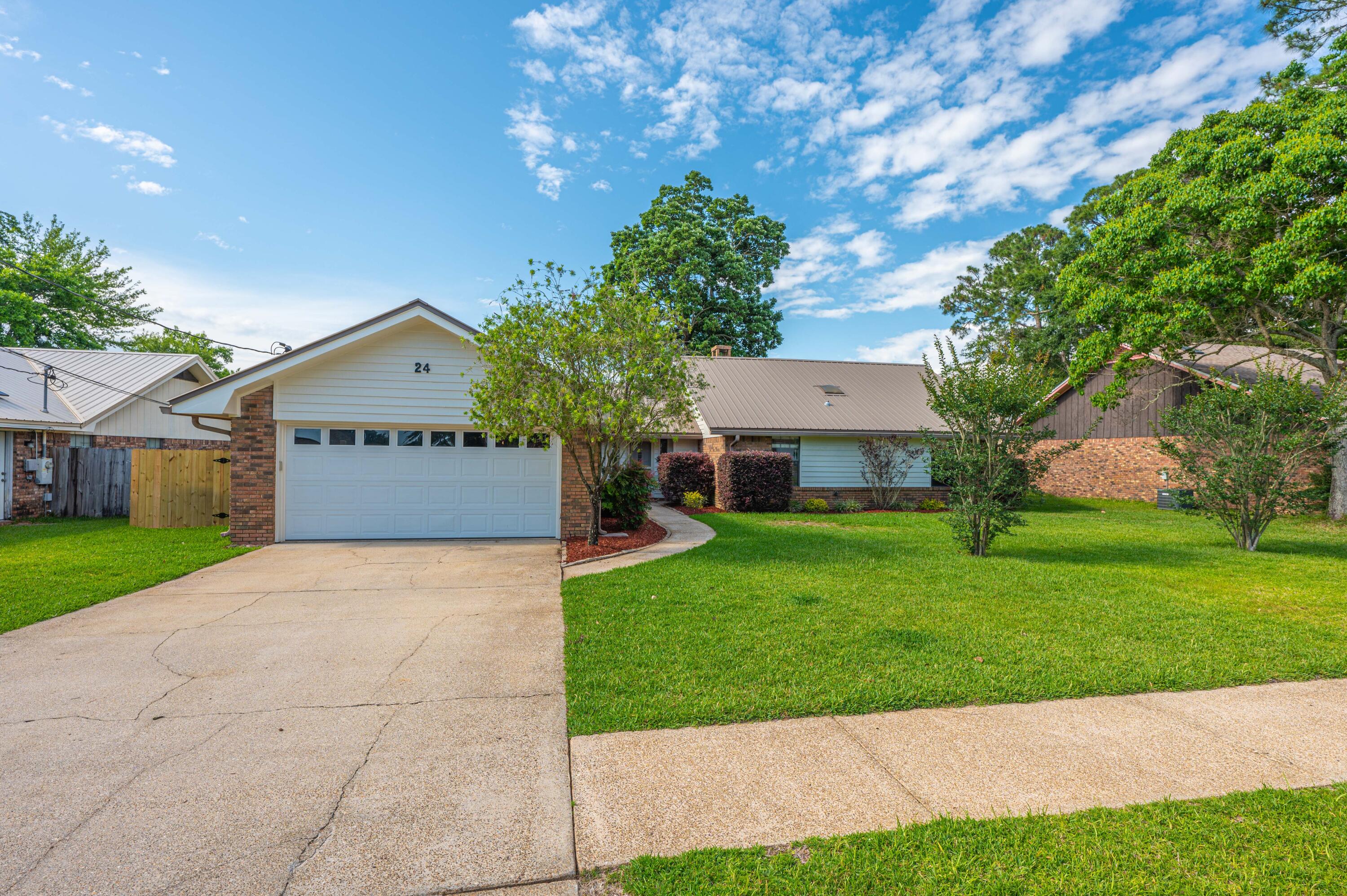 MARY ESTHER MANOR 1ST ADDN - Residential
