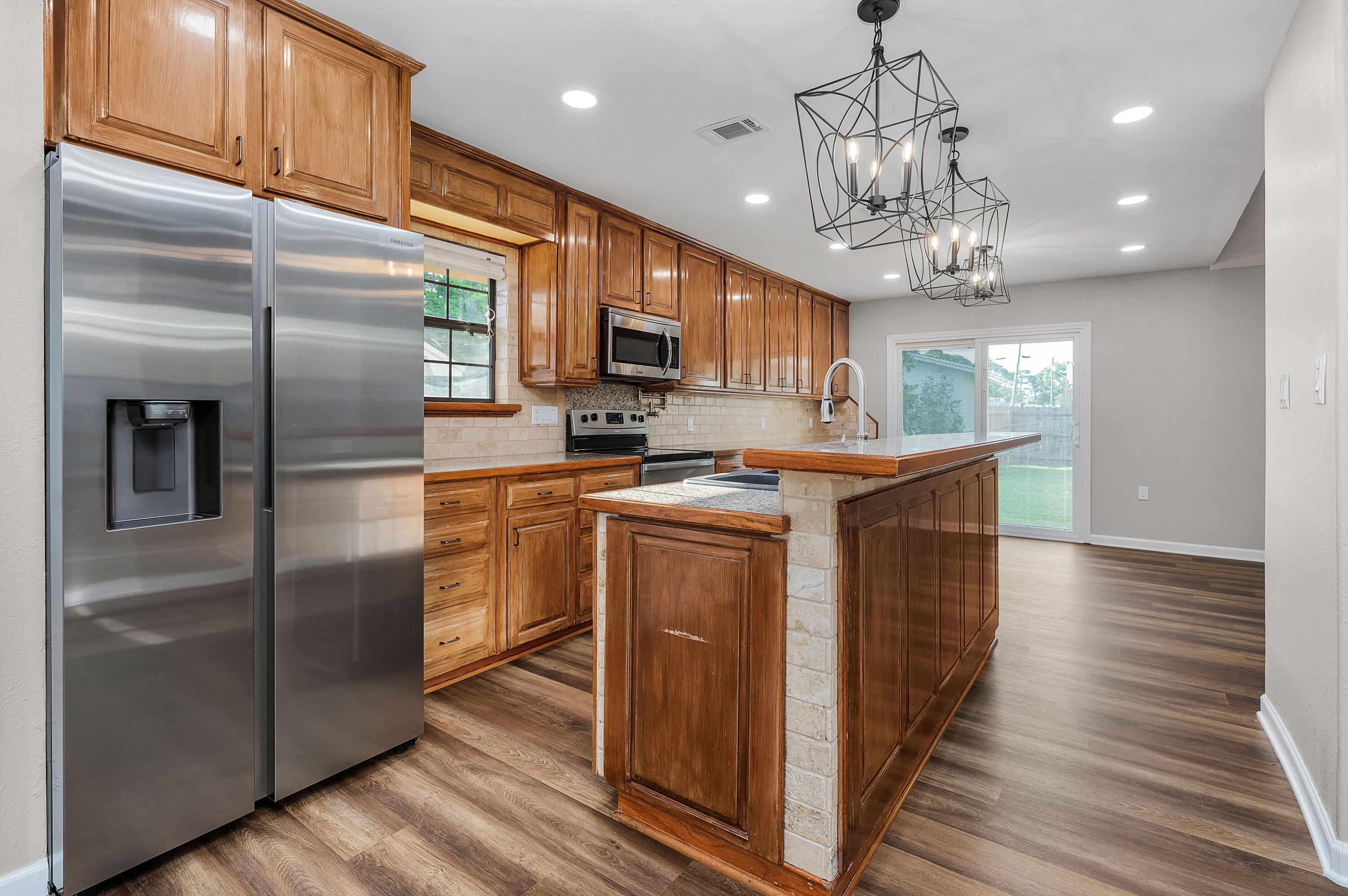 MARY ESTHER MANOR 1ST ADDN - Residential