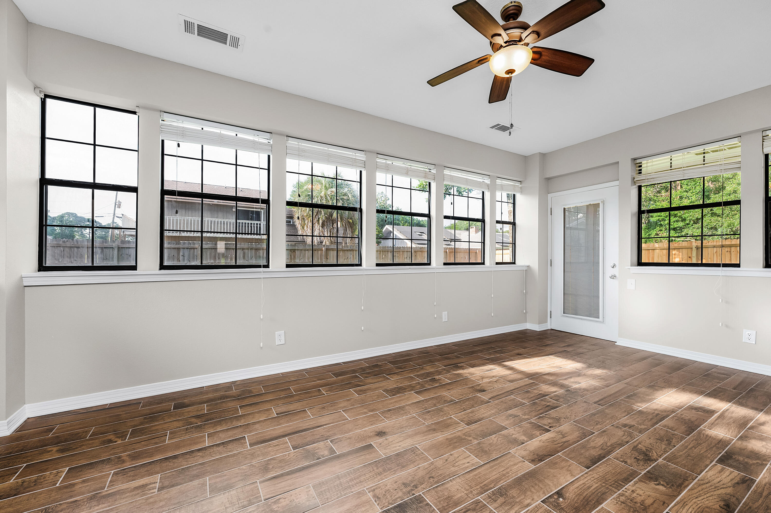 MARY ESTHER MANOR 1ST ADDN - Residential