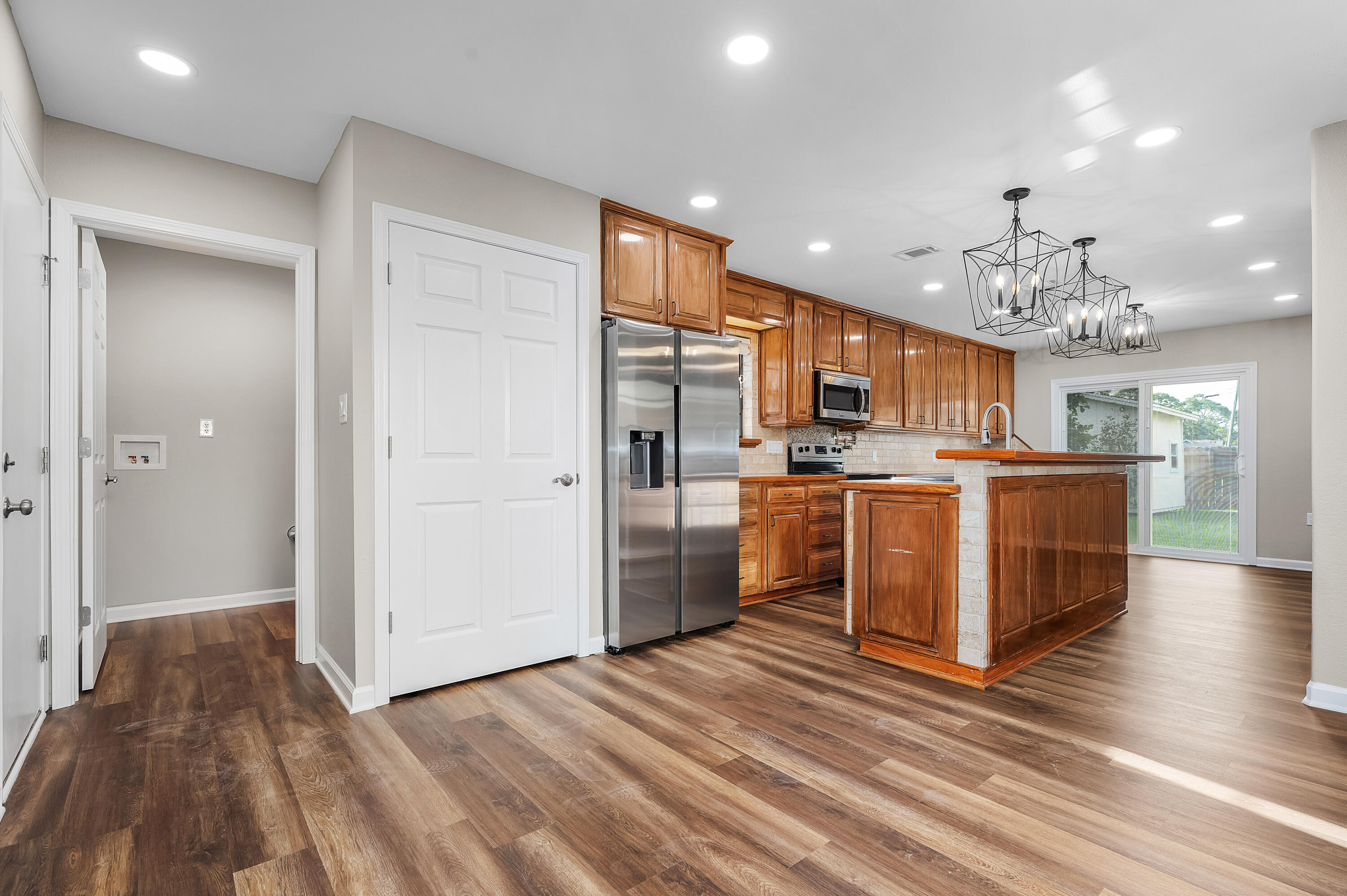 MARY ESTHER MANOR 1ST ADDN - Residential