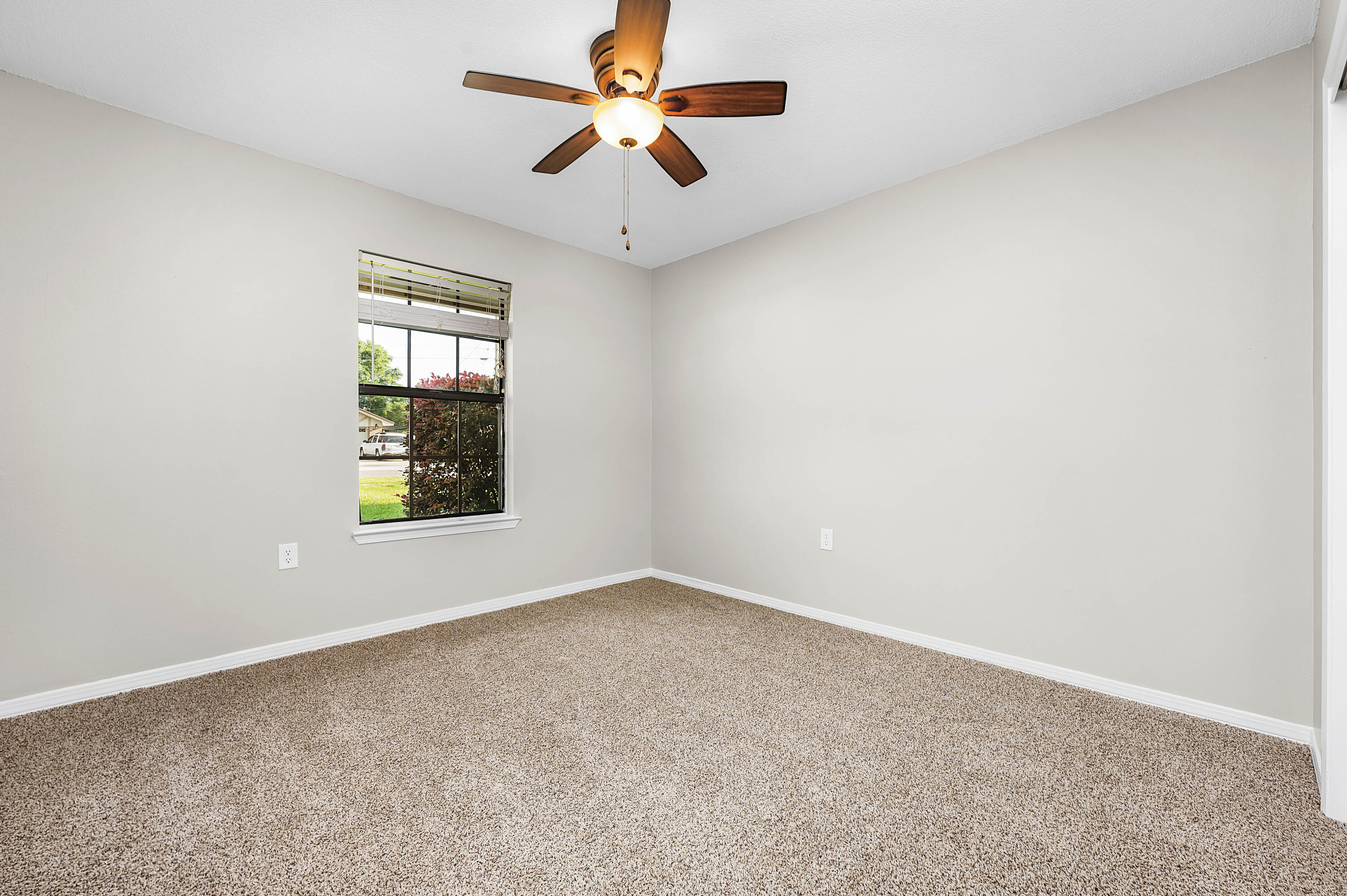 MARY ESTHER MANOR 1ST ADDN - Residential