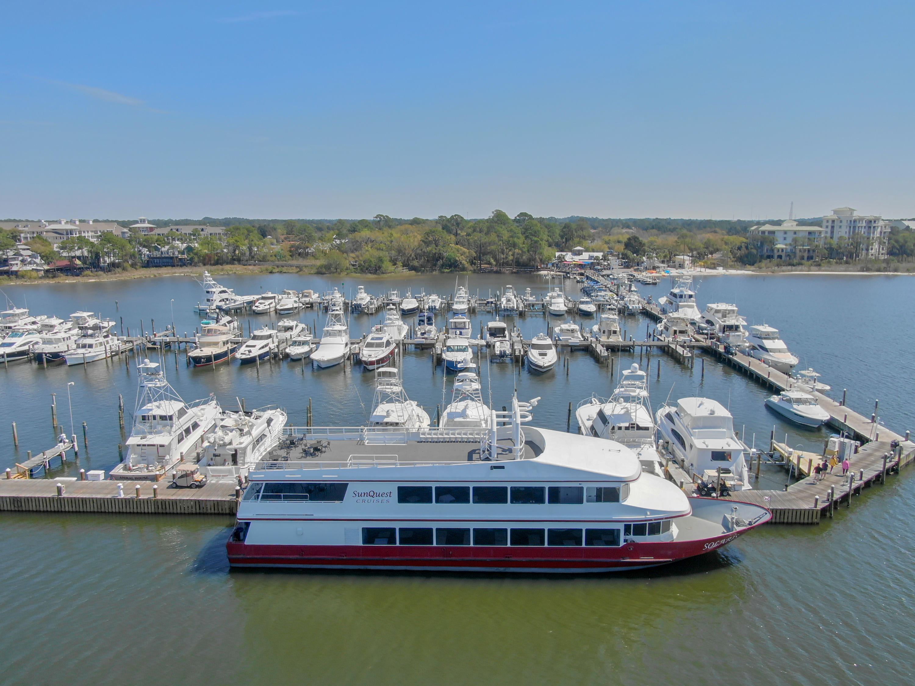 BAYSIDE CONDO SANDESTIN - Residential