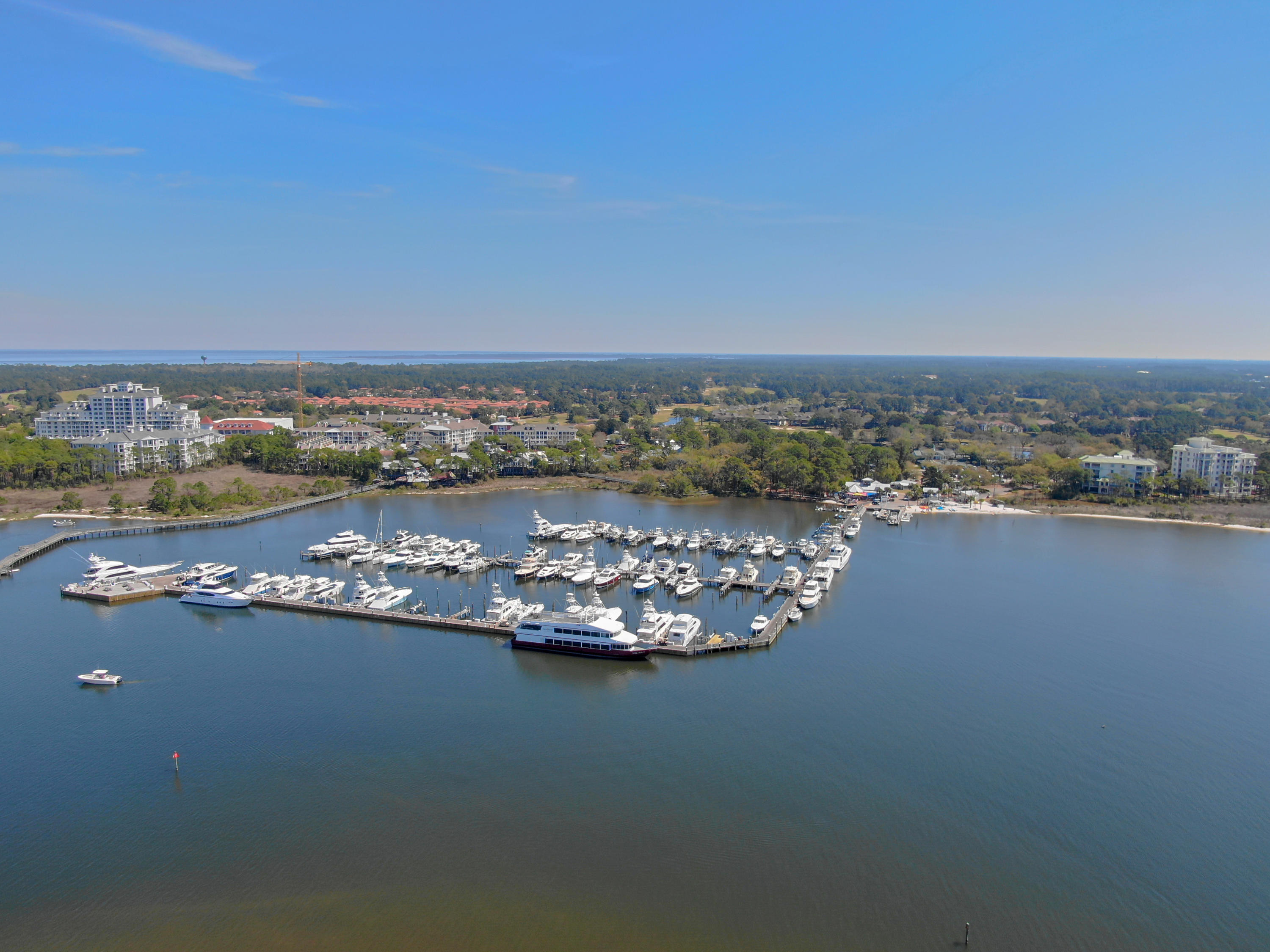 BAYSIDE CONDO SANDESTIN - Residential