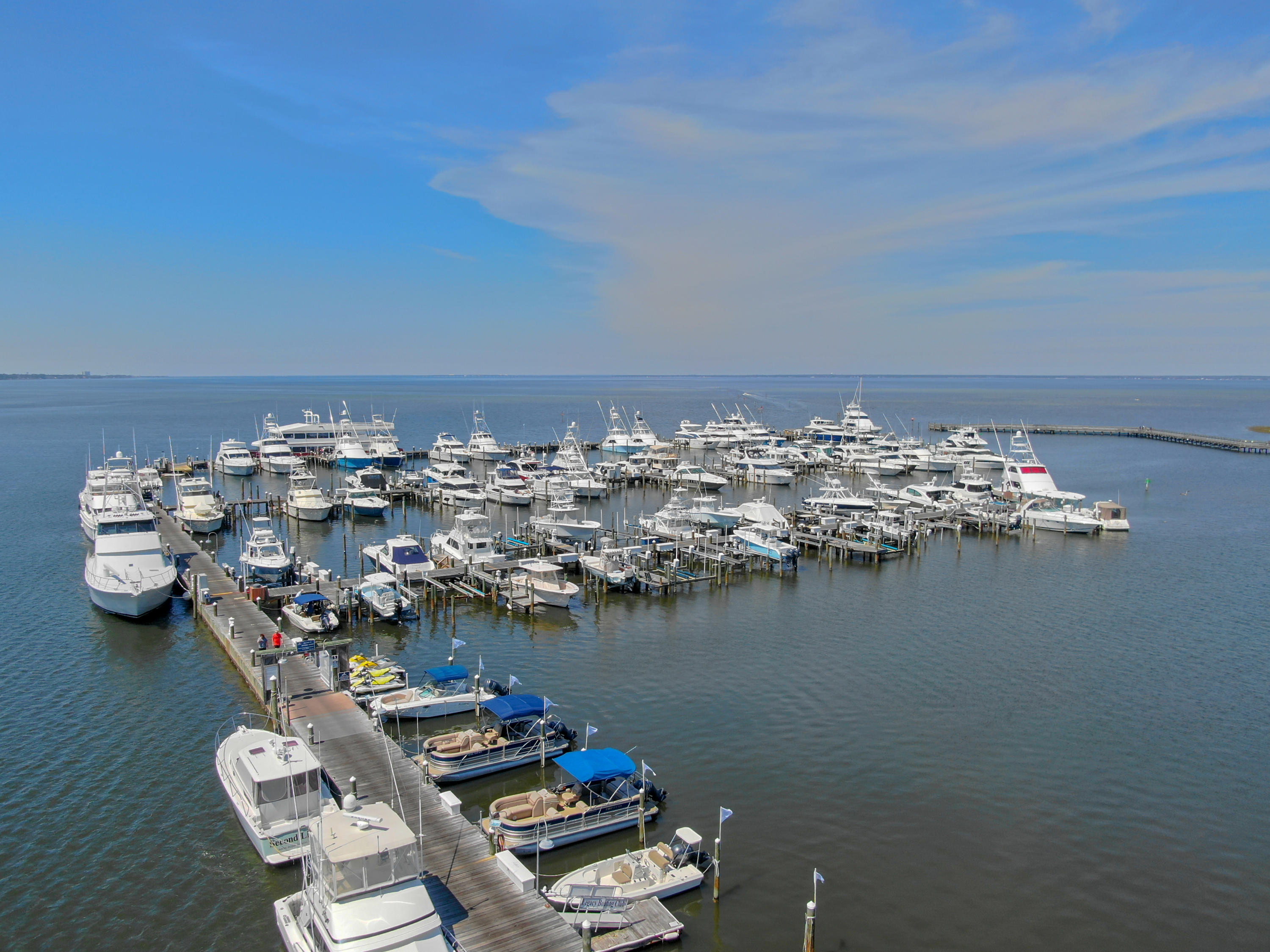 BAYSIDE CONDO SANDESTIN - Residential
