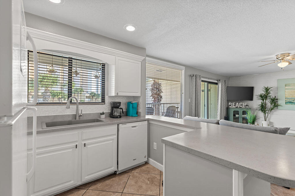 SILVER DUNES CONDO - Residential