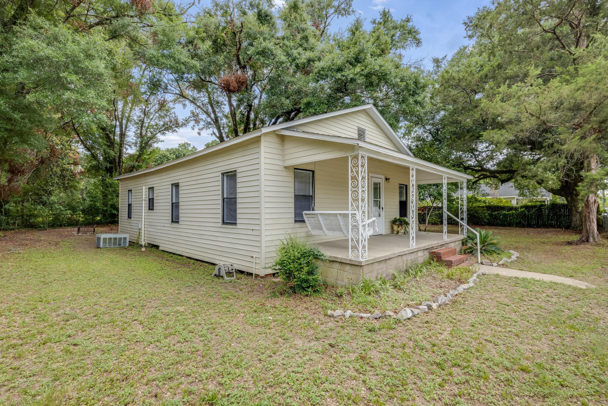 EDNEYS 2ND ADDN - Residential