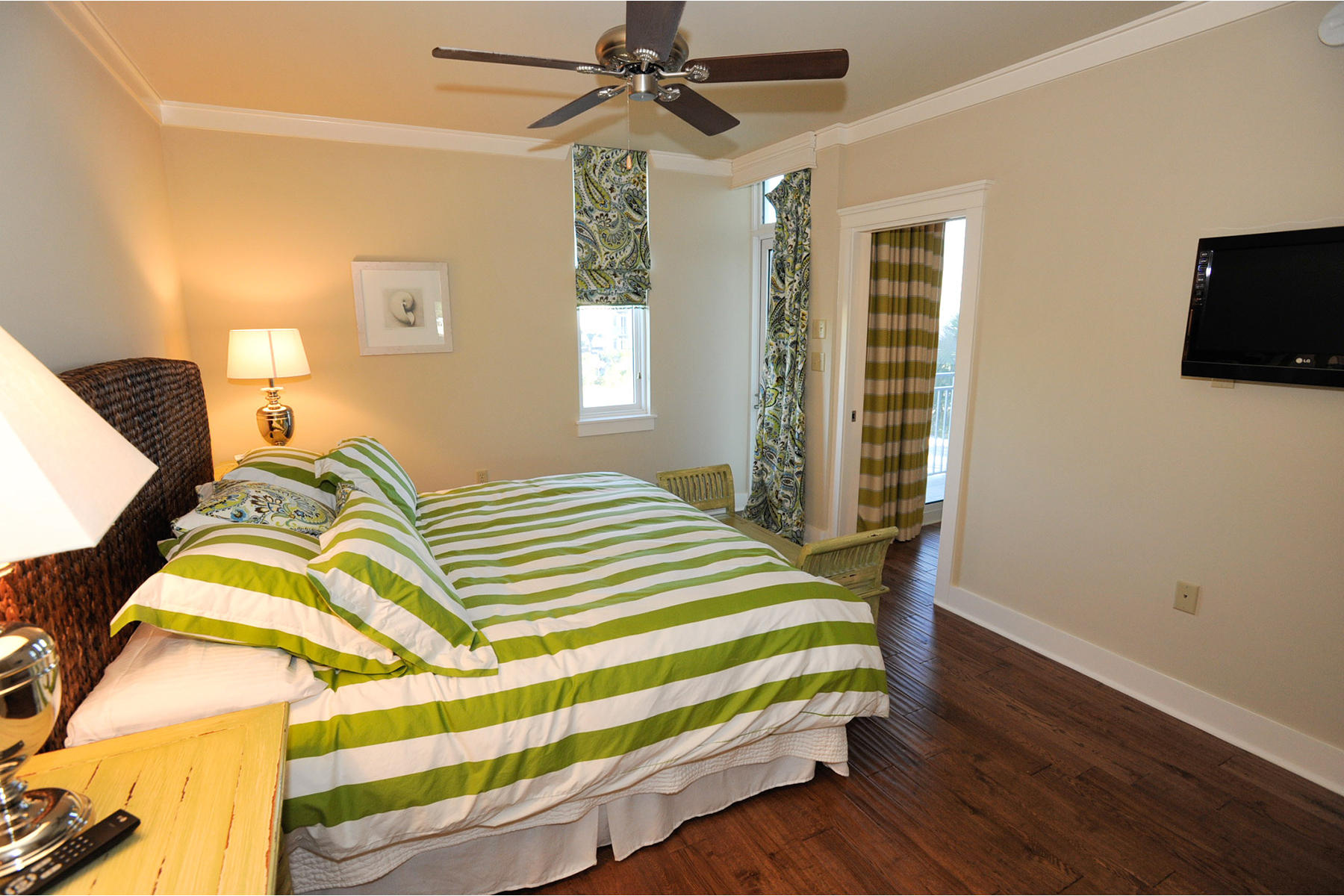 Six Palms - Residential